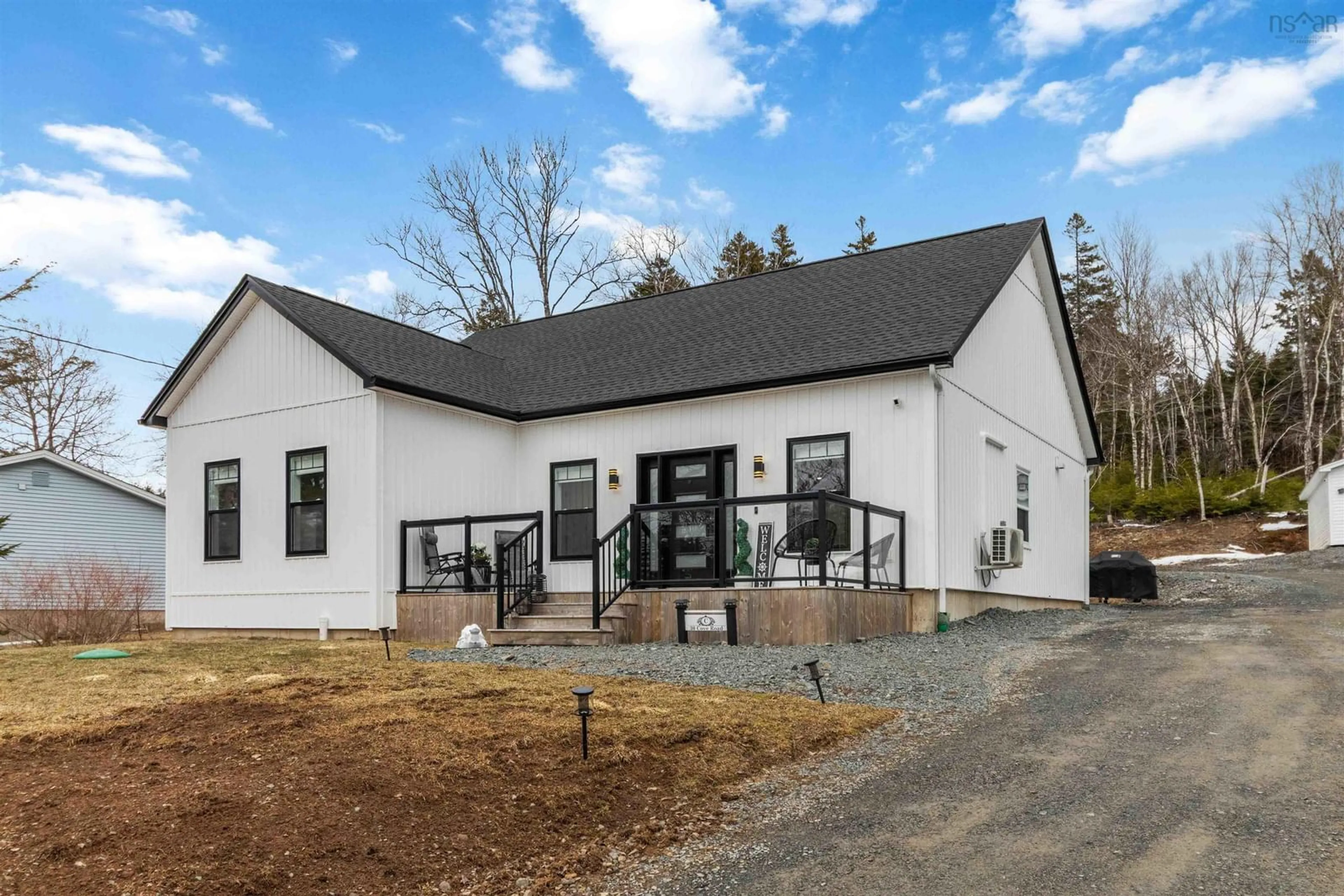 Home with vinyl exterior material, unknown for 30 Cove Rd, East Uniacke Nova Scotia B0N 1Z0