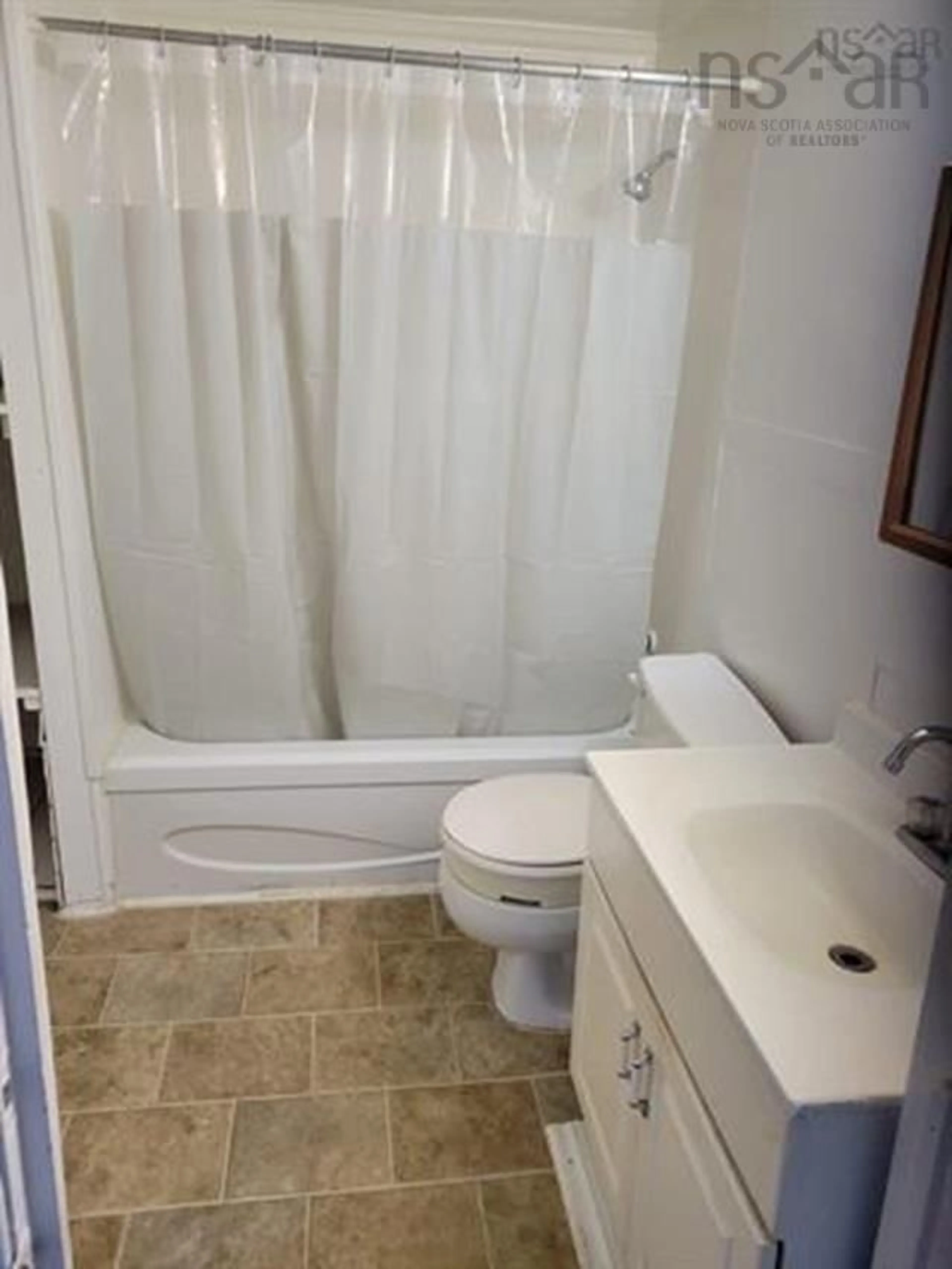 Standard bathroom, unknown for 428 George St, Sydney Nova Scotia B1P 1K3