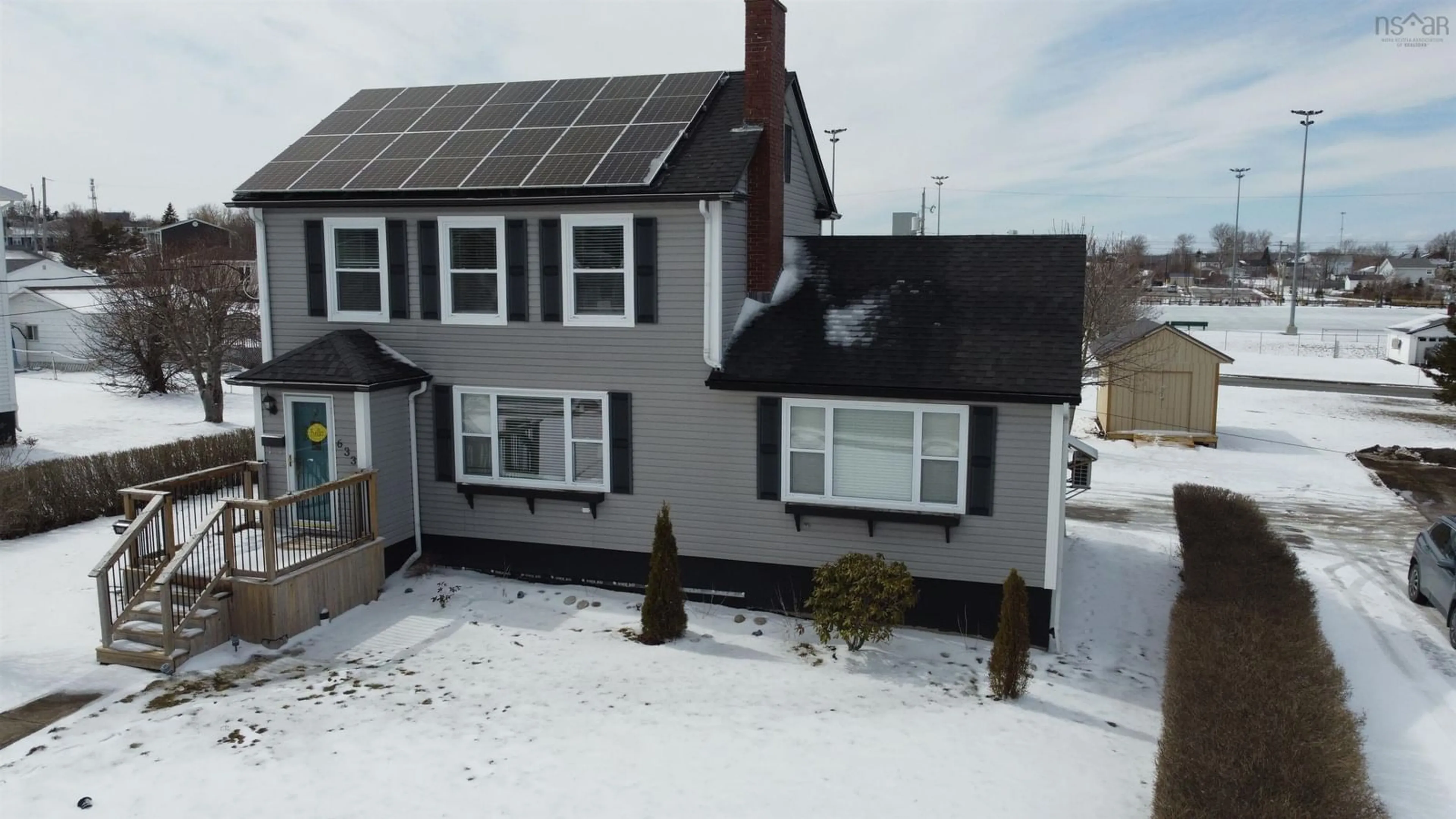 A pic from outside/outdoor area/front of a property/back of a property/a pic from drone, street for 633 King St, New Waterford Nova Scotia B1H 3Z2