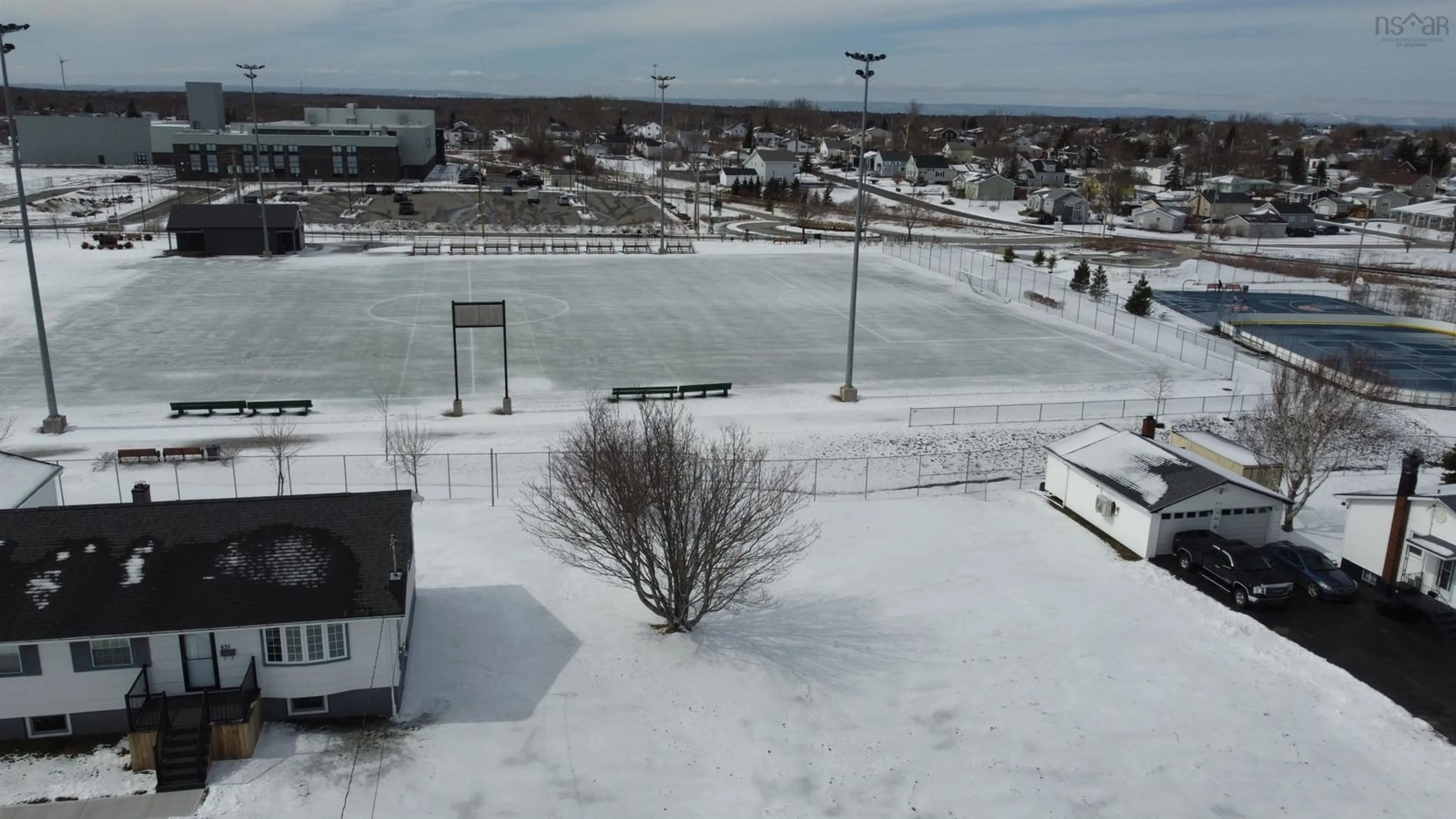 A pic from outside/outdoor area/front of a property/back of a property/a pic from drone, unknown for 633 King St, New Waterford Nova Scotia B1H 3Z2
