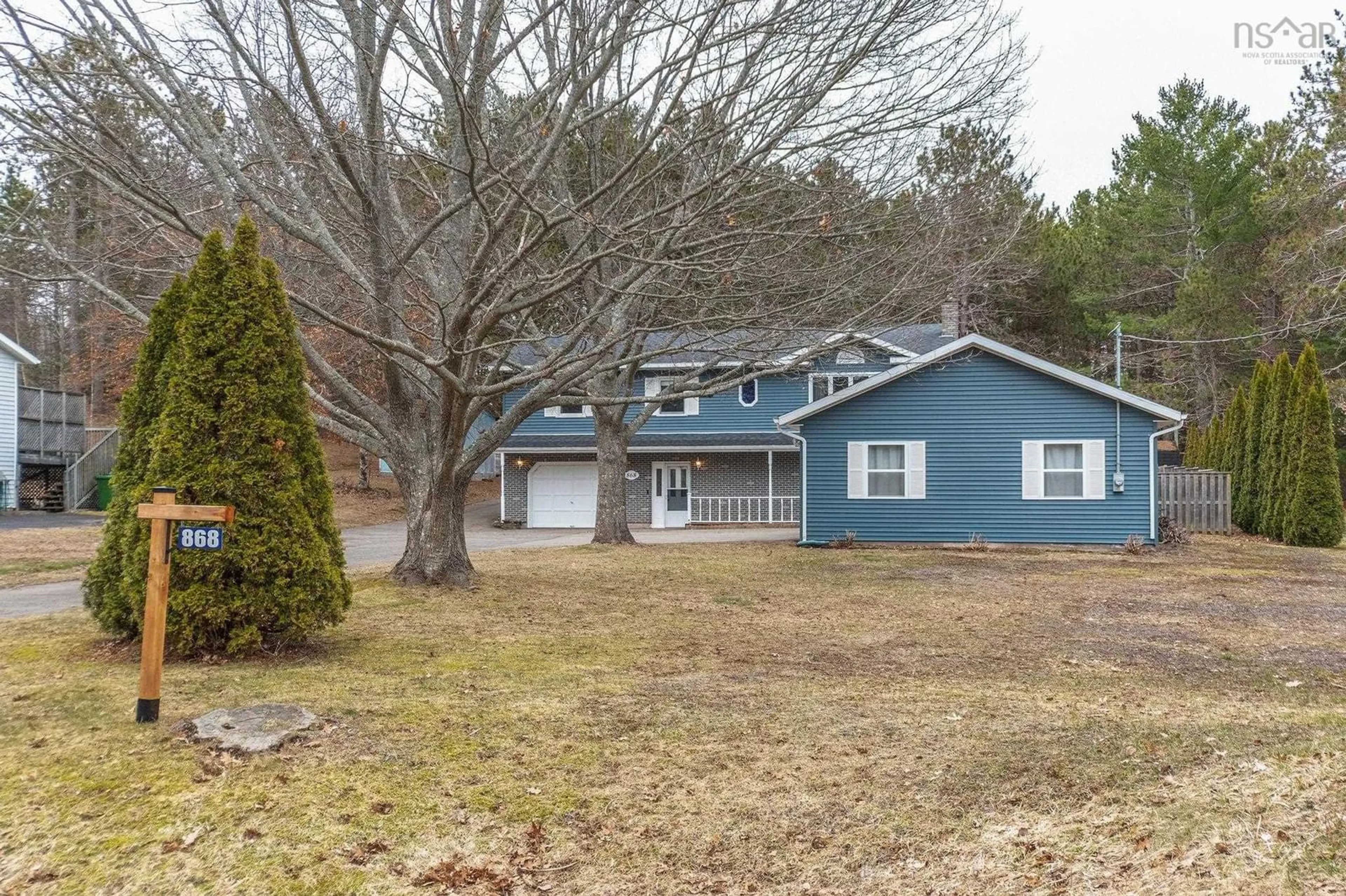 A pic from outside/outdoor area/front of a property/back of a property/a pic from drone, street for 868 Shawn Drive Dr, Kingston Nova Scotia B0P 1R0