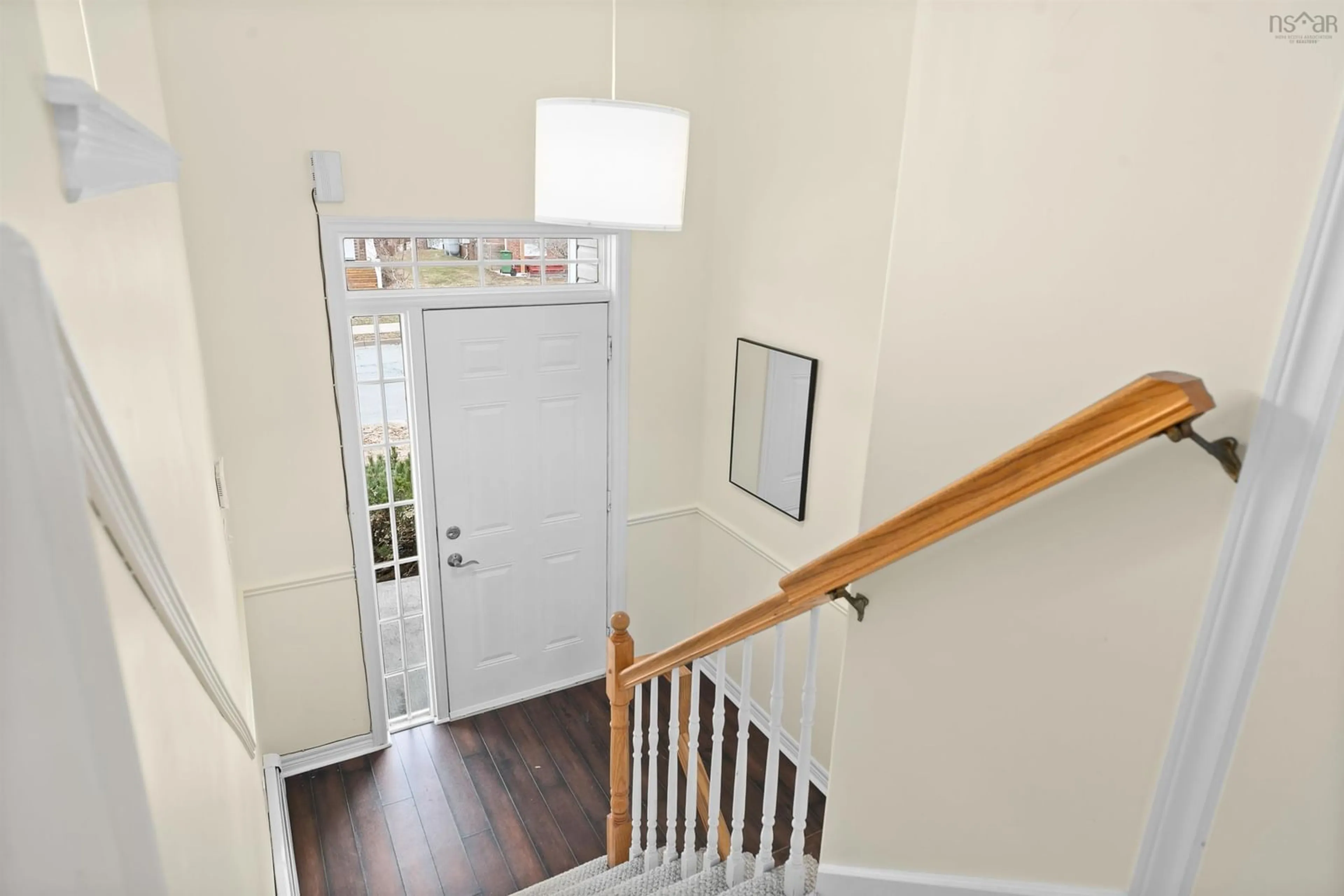 Indoor entryway for 36 Stratford Way, Halifax Nova Scotia B3S 1E5