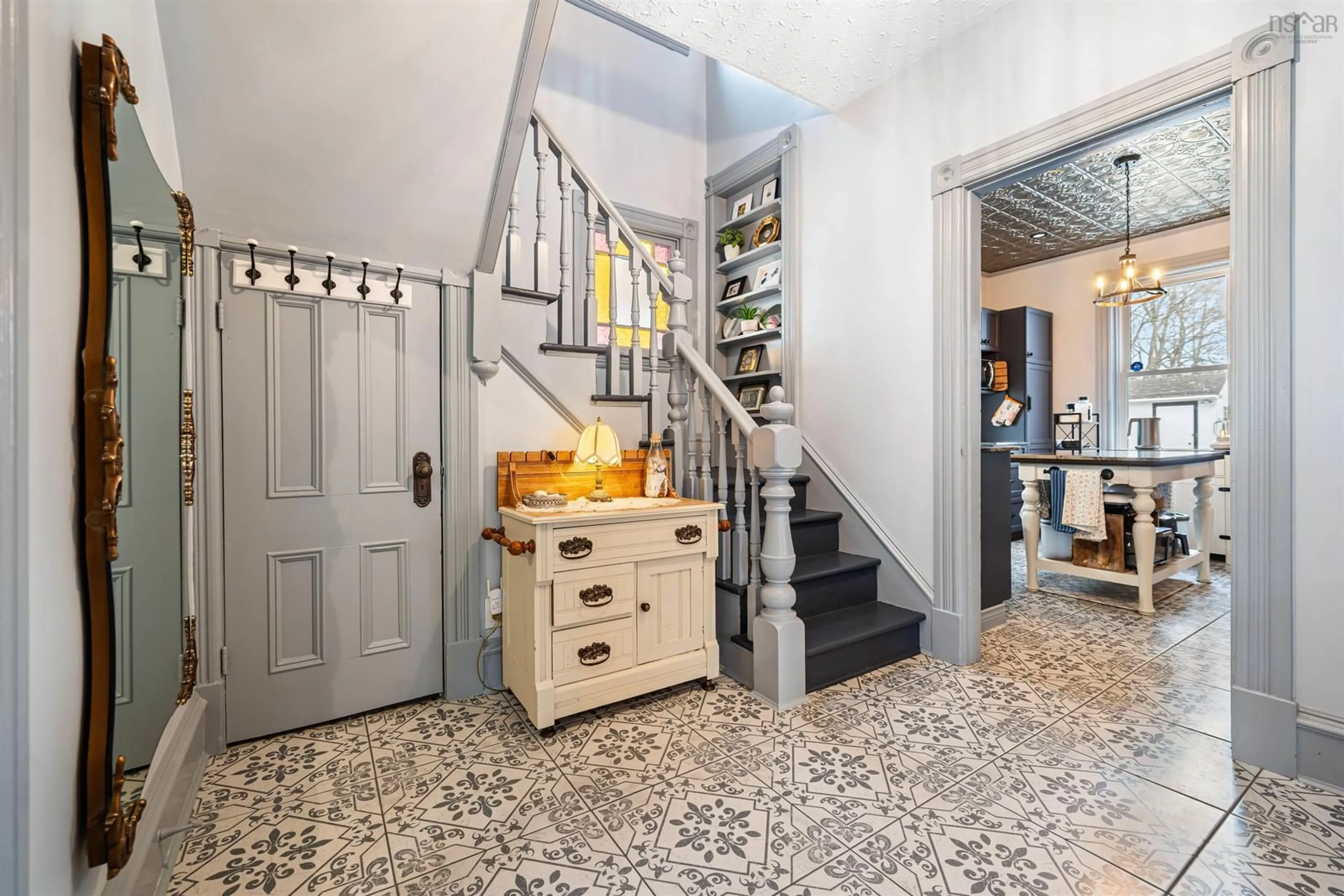 Indoor entryway for 500 Nelson St, New Glasgow Nova Scotia B2H 3C5