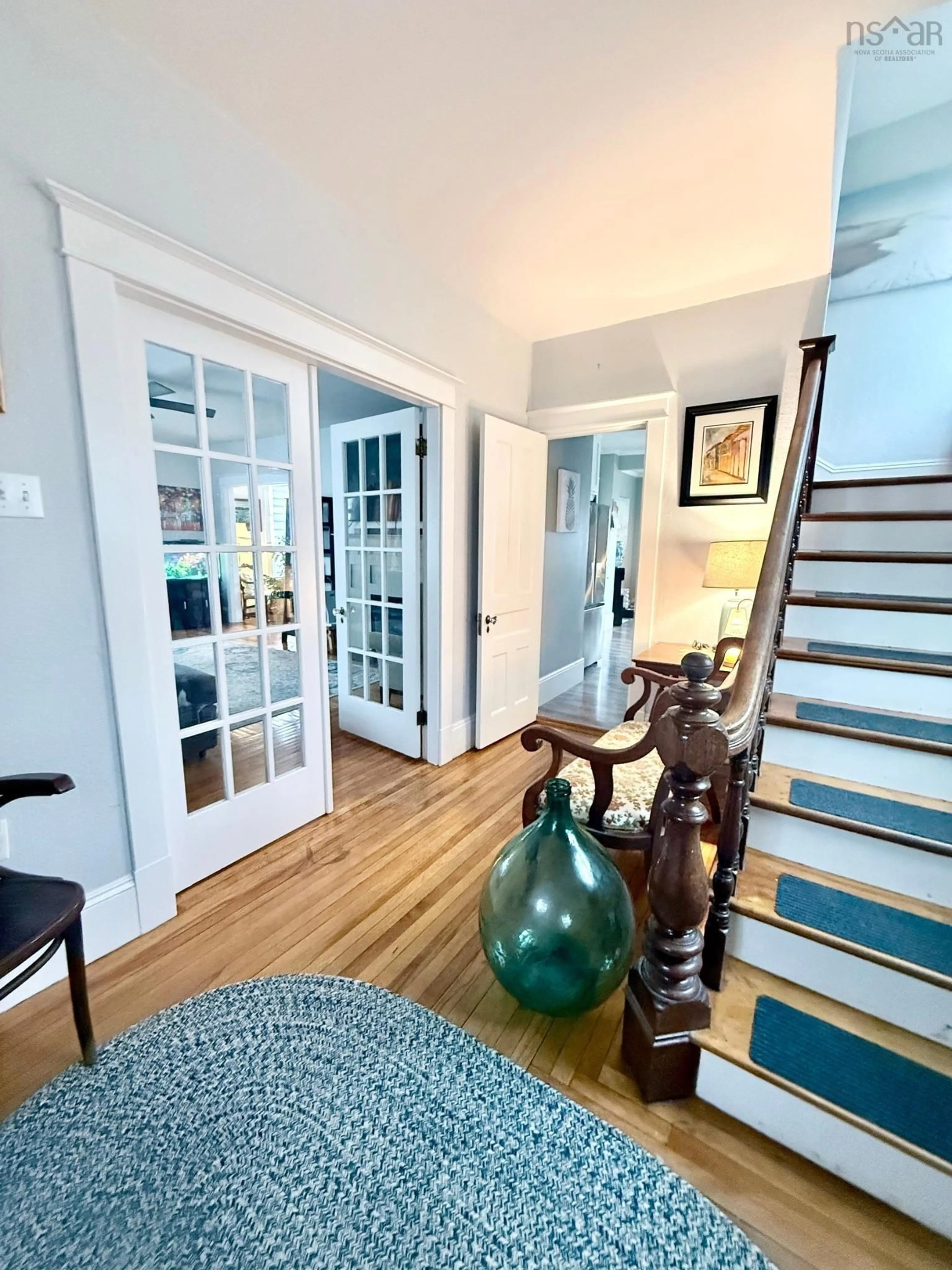 Indoor entryway for 54 William St, Yarmouth Nova Scotia B5A 1Y5