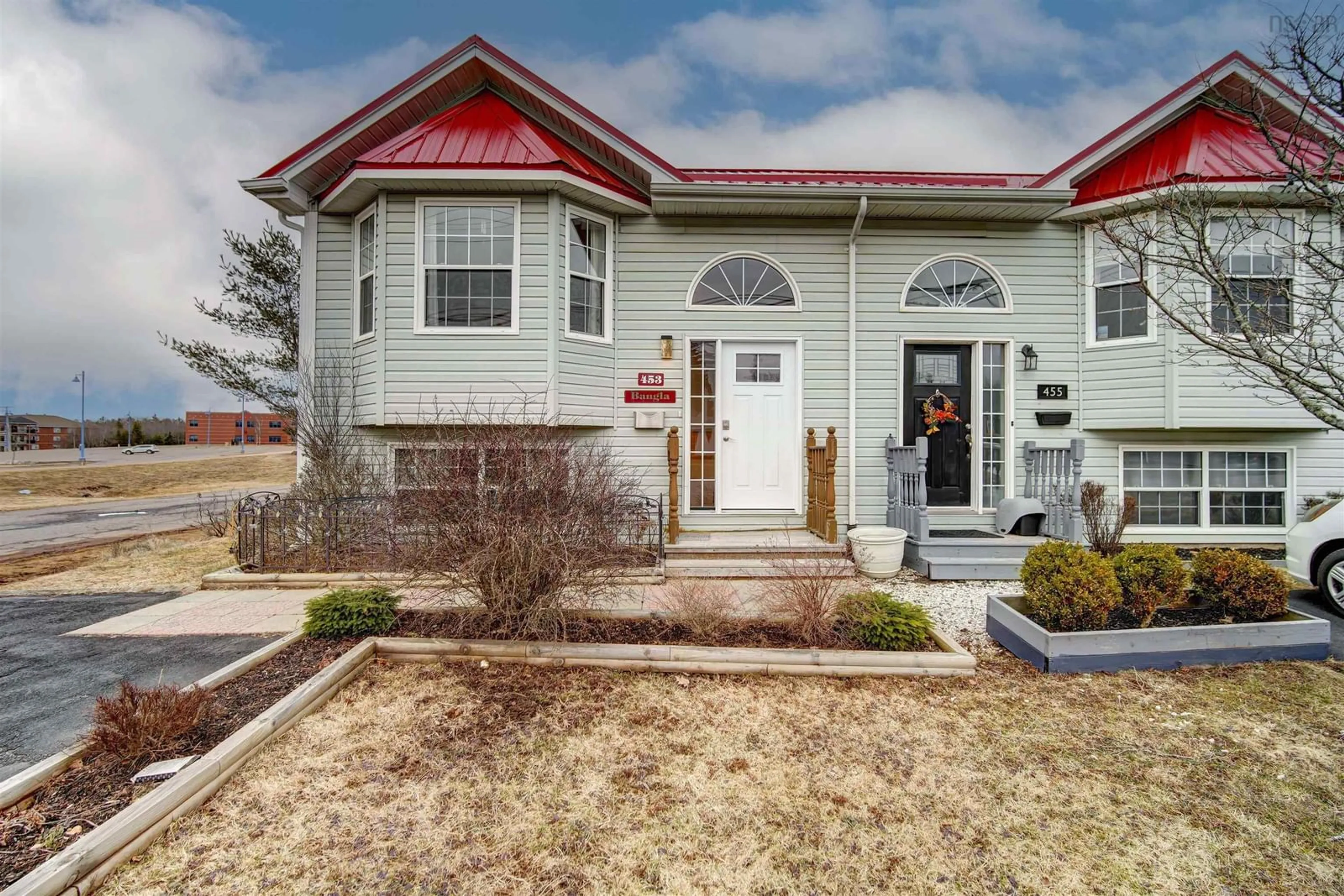 Home with vinyl exterior material, street for 453 Young St, Truro Nova Scotia B2N 3Y8