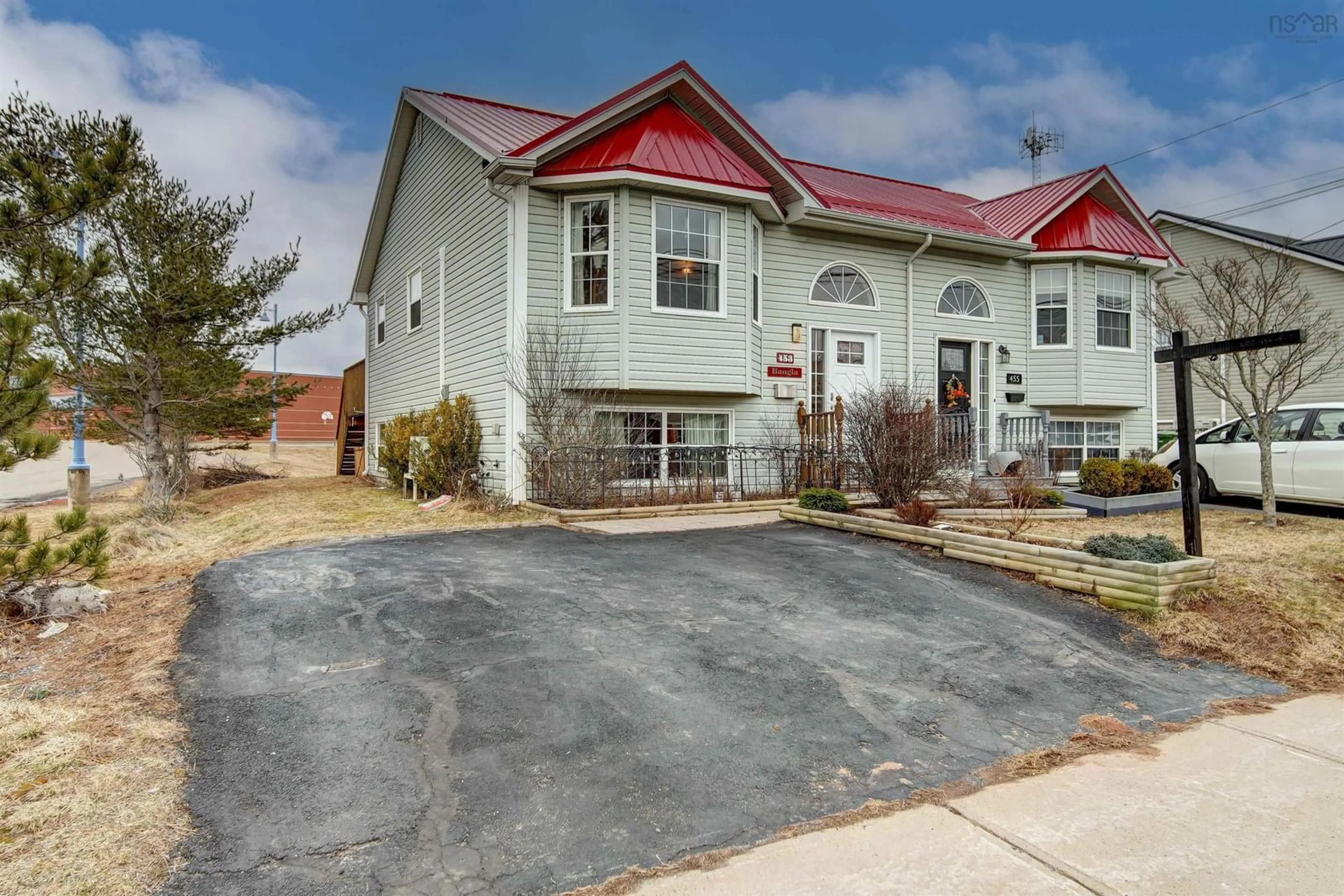 Home with vinyl exterior material, street for 453 Young St, Truro Nova Scotia B2N 3Y8