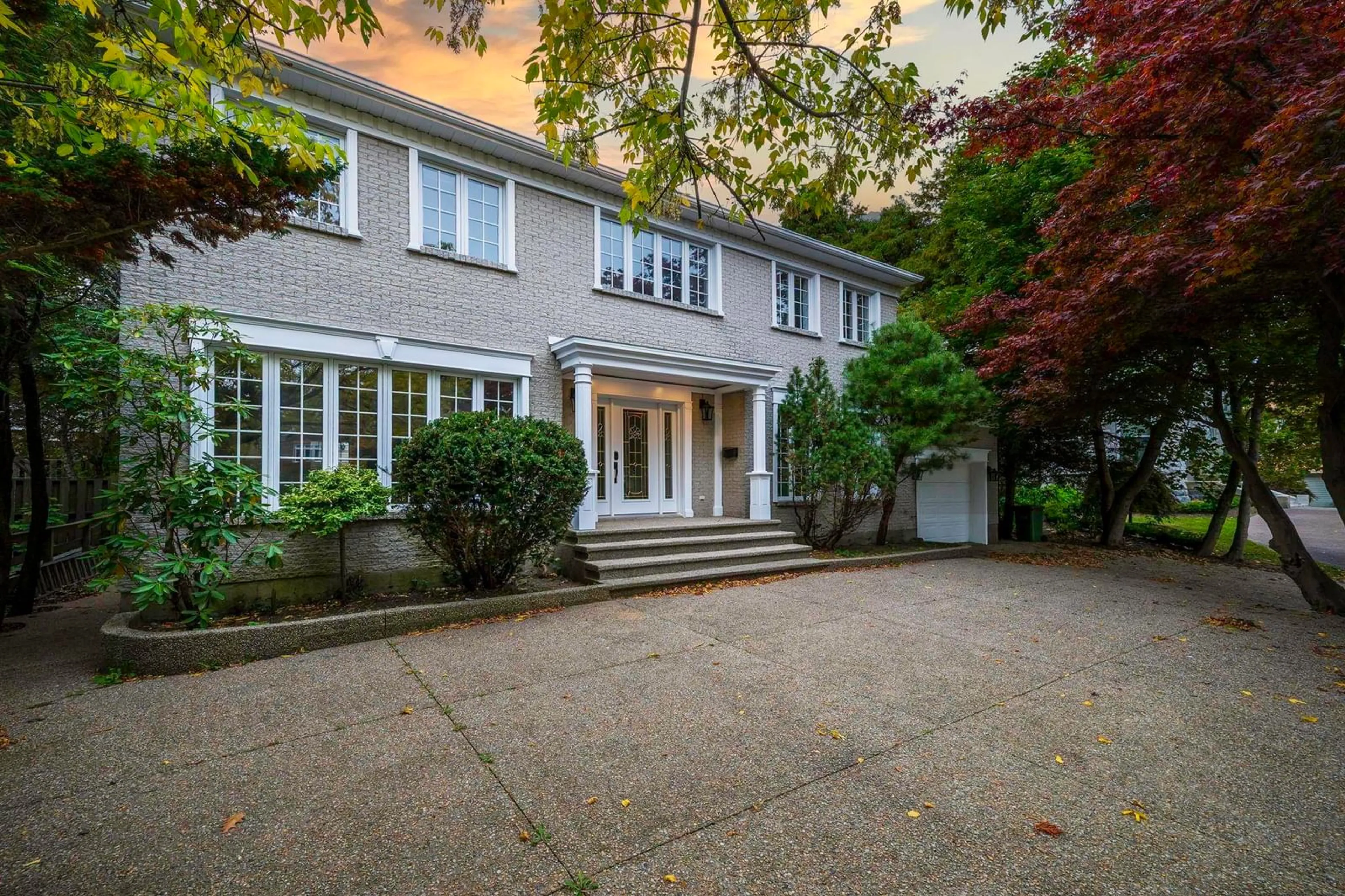 Patio, street for 916 Young Ave, Halifax Nova Scotia B3H 2W1