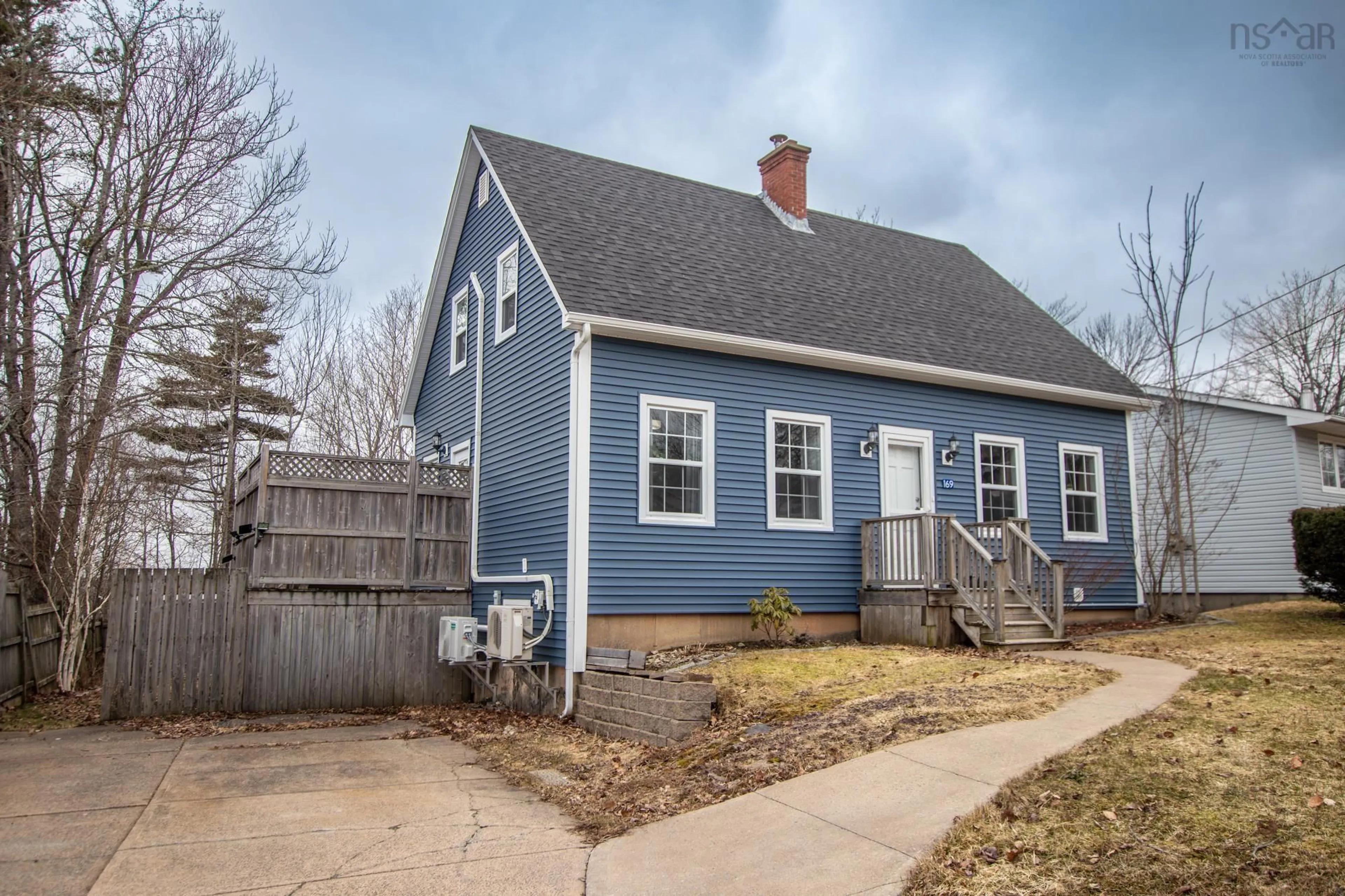 Home with vinyl exterior material, street for 169 Quaker Cres, Lower Sackville Nova Scotia B4C 2Z3