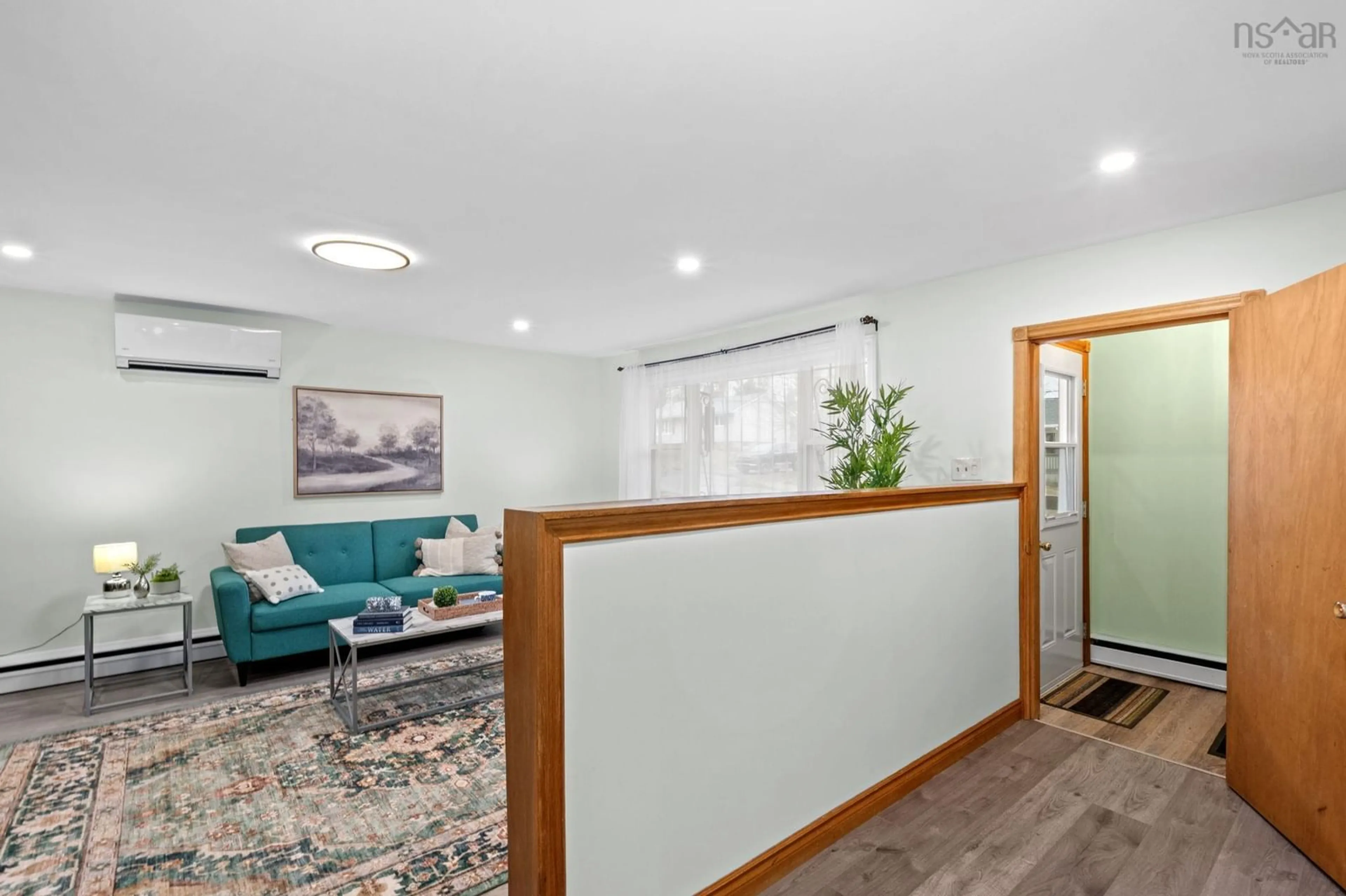 Indoor foyer for 1491 Crossley Crt, Windsor Nova Scotia B0N 2T0