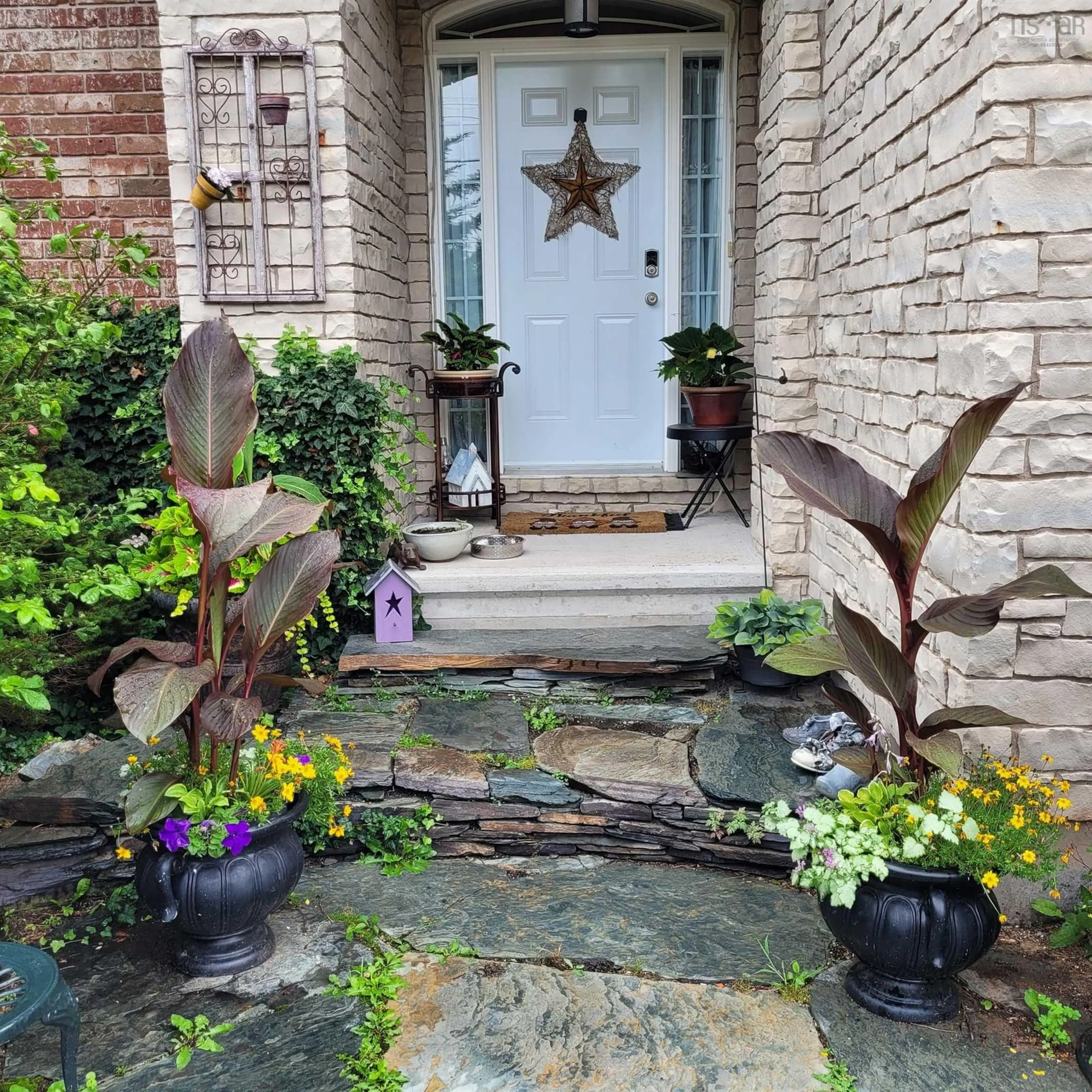 Indoor entryway for 152 Briancrest Rd, Windsor Junction Nova Scotia B2T 2A1