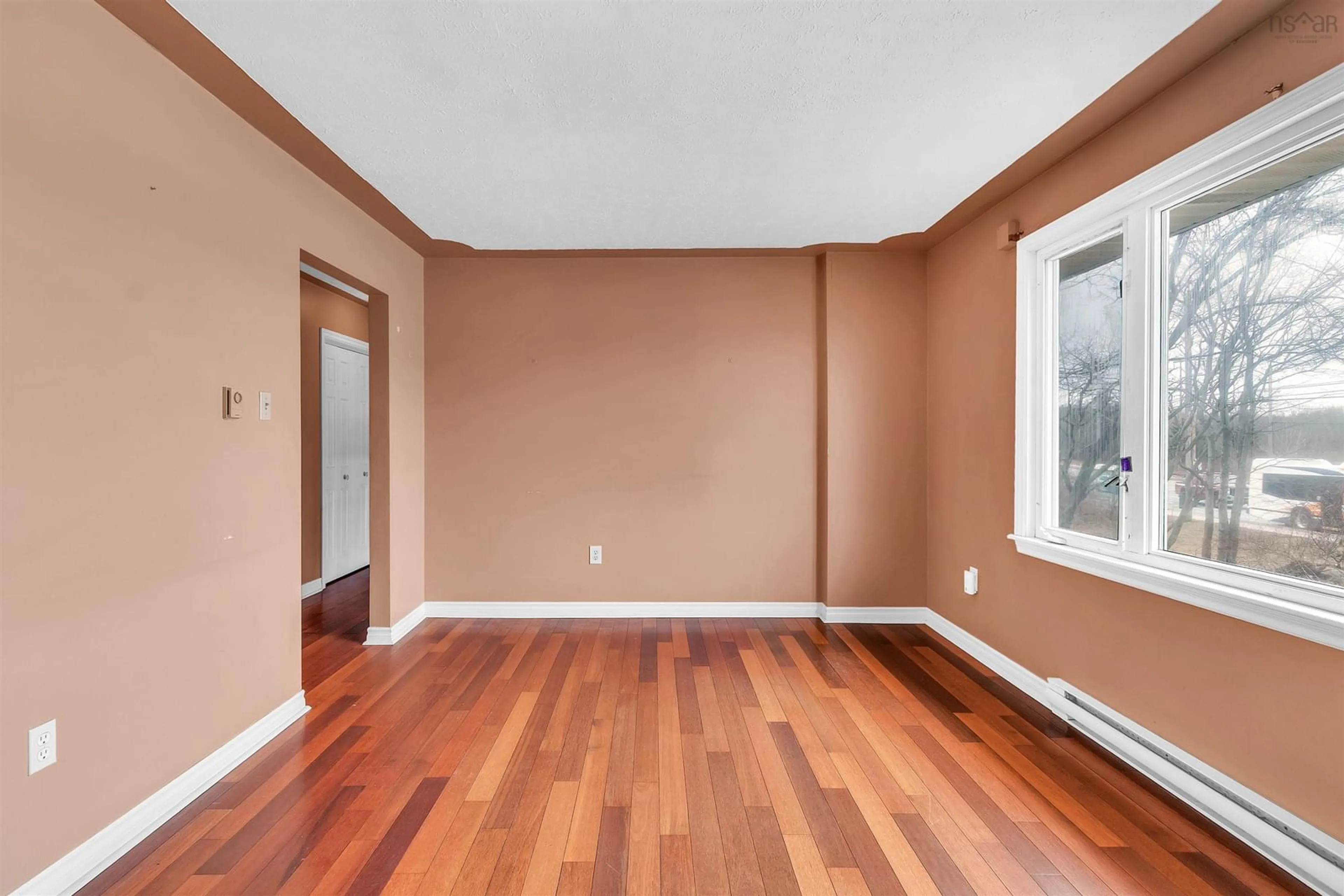 Unknown for 669 Portland St, Dartmouth Nova Scotia B2W 2M9