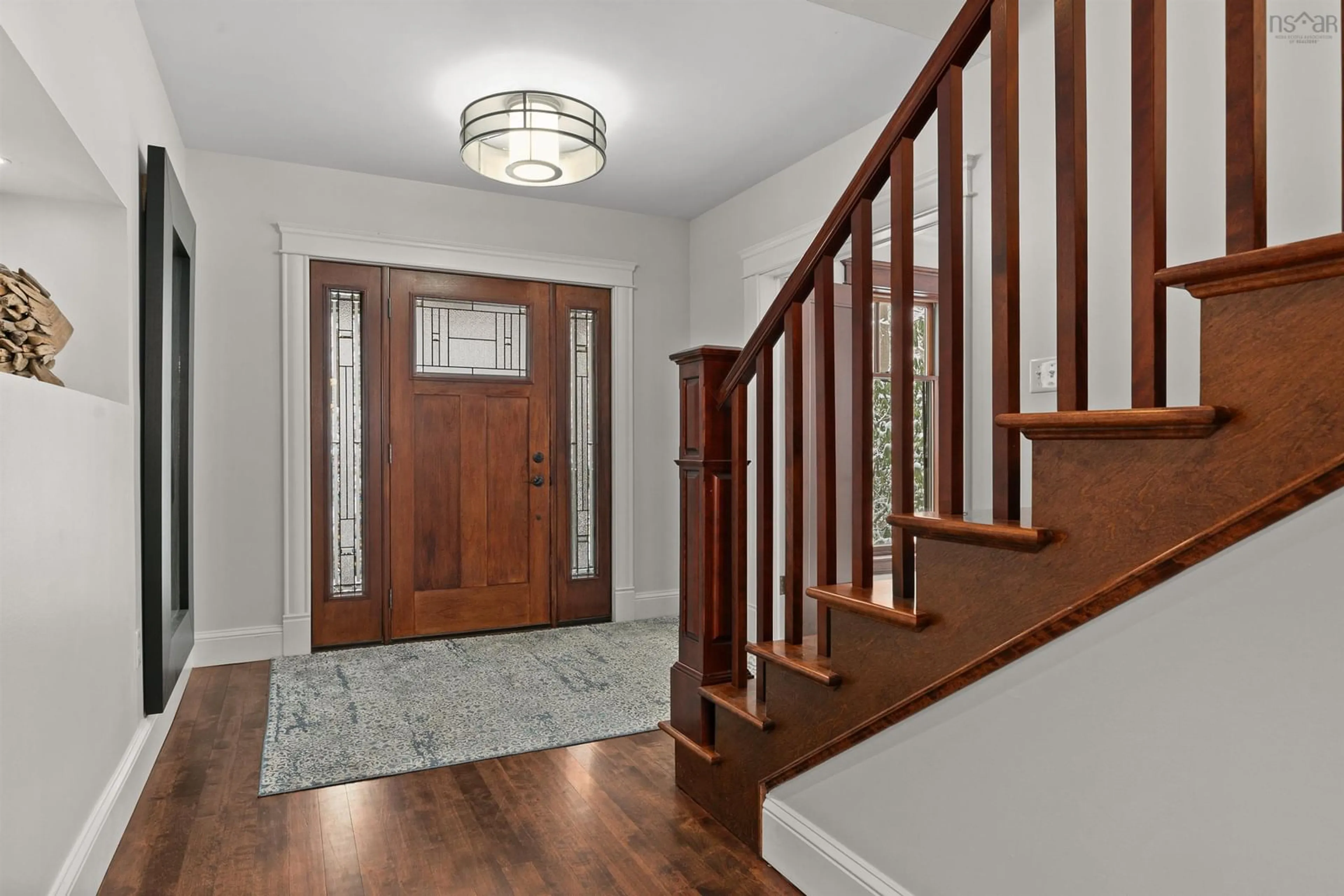 Indoor entryway for 824 Robie St, Halifax Nova Scotia B3H 3C1