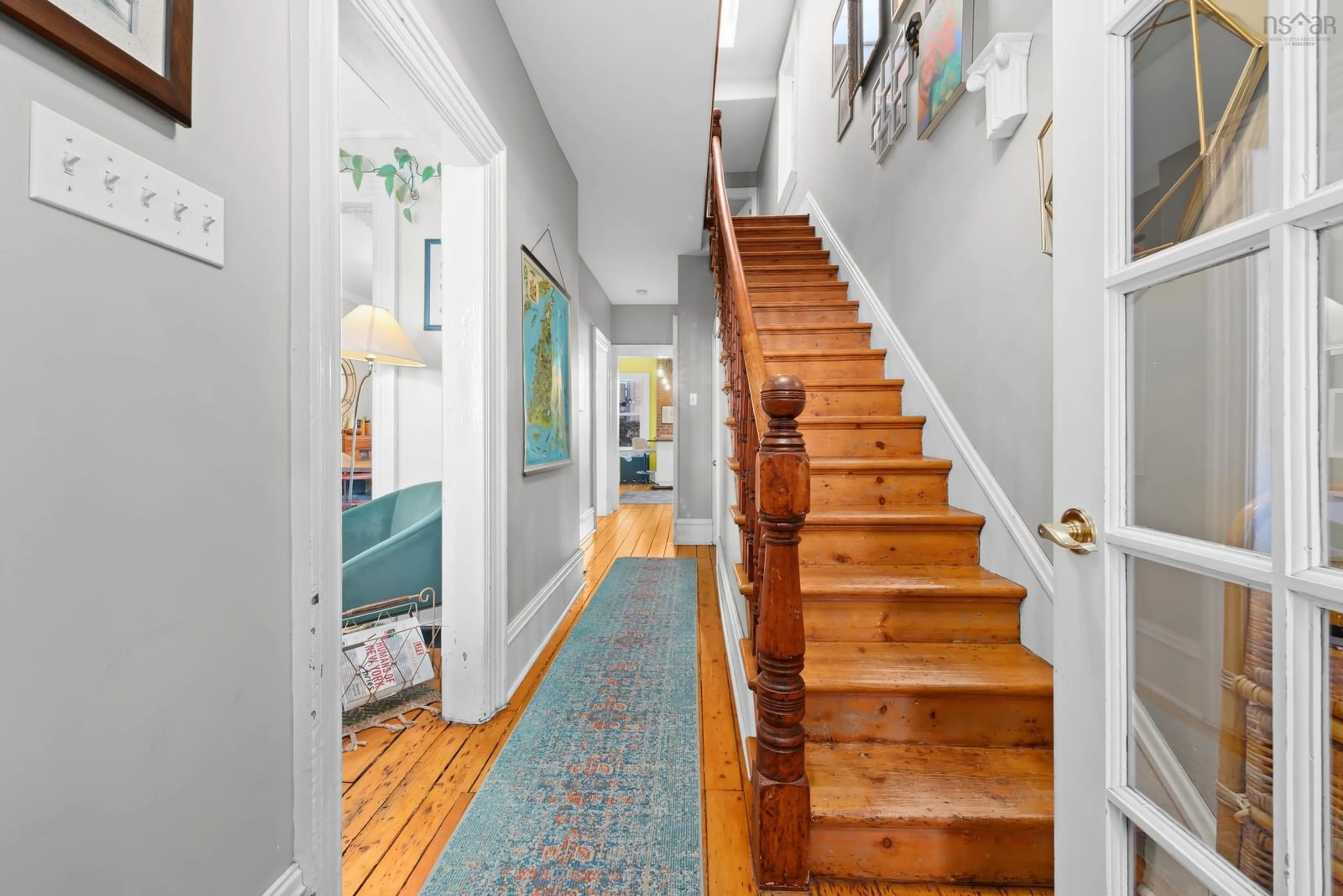 Indoor entryway for 5870 West St, Halifax Nova Scotia B3K 1J3