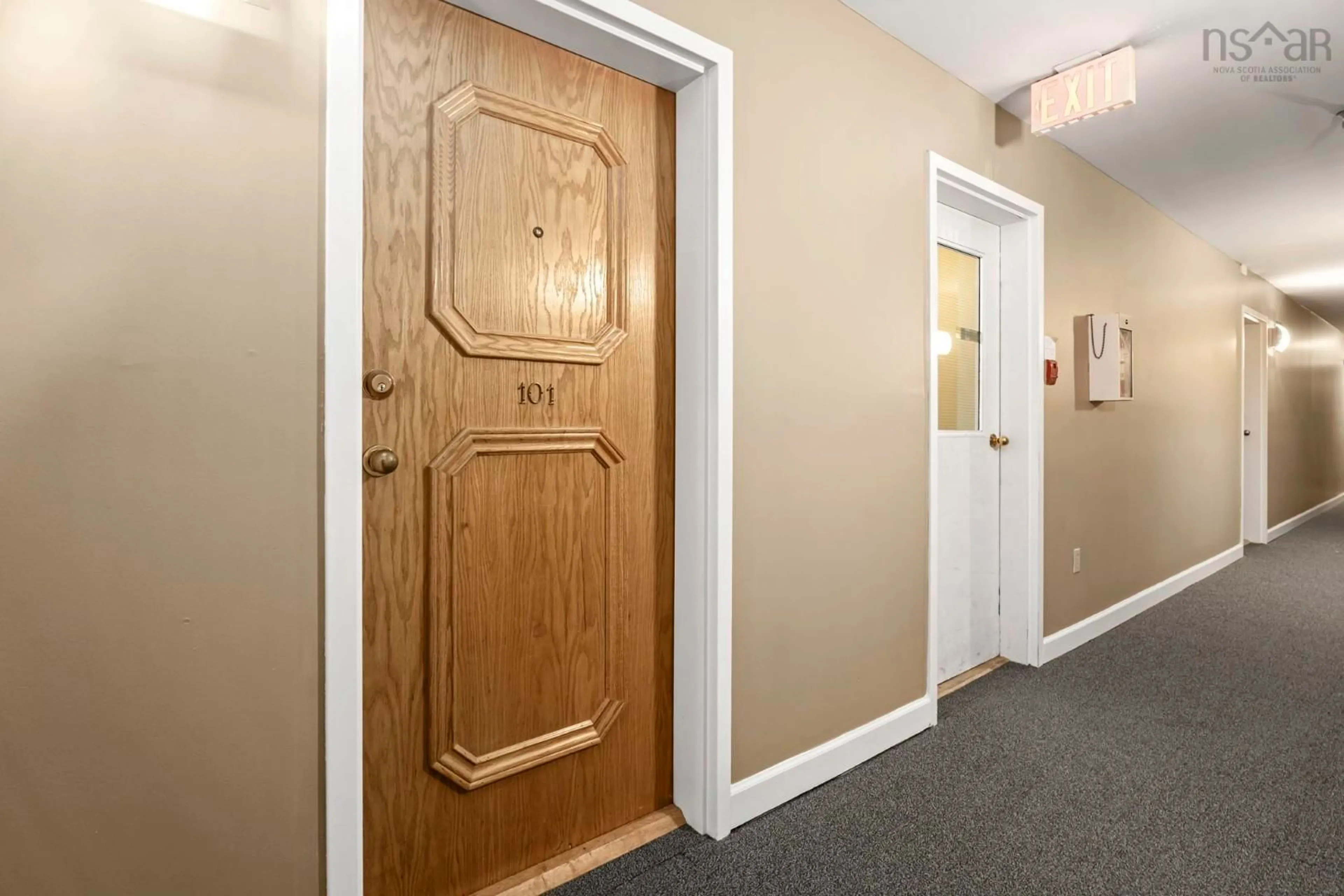Indoor foyer for 225 Ross St #101, Halifax Nova Scotia B3M 3Z3