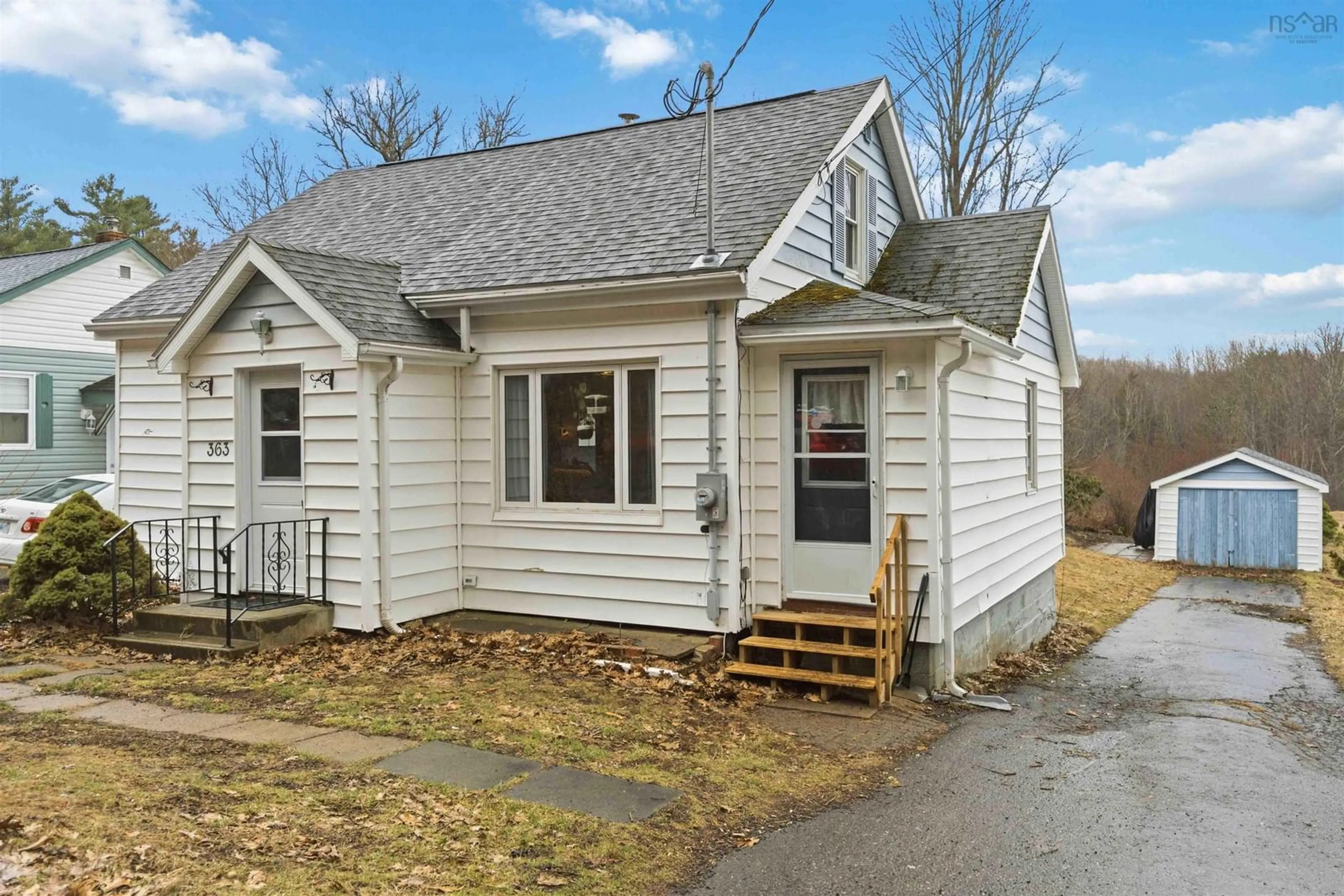 Home with vinyl exterior material, street for 363 Canaan Ave, Kentville Nova Scotia B4N 0J9