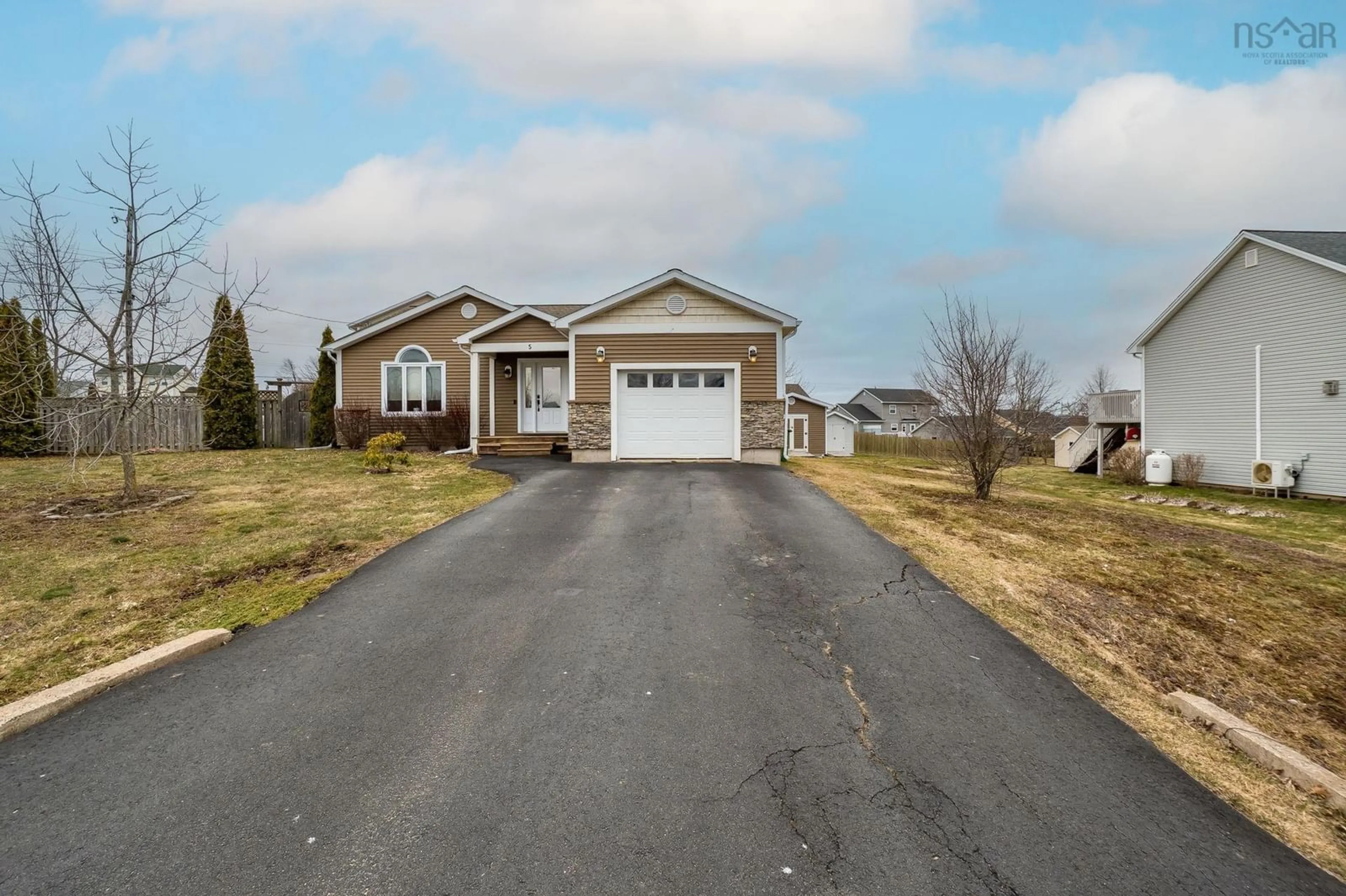 Unknown for 5 Tailfeather Crt, North Kentville Nova Scotia B4N 0E6