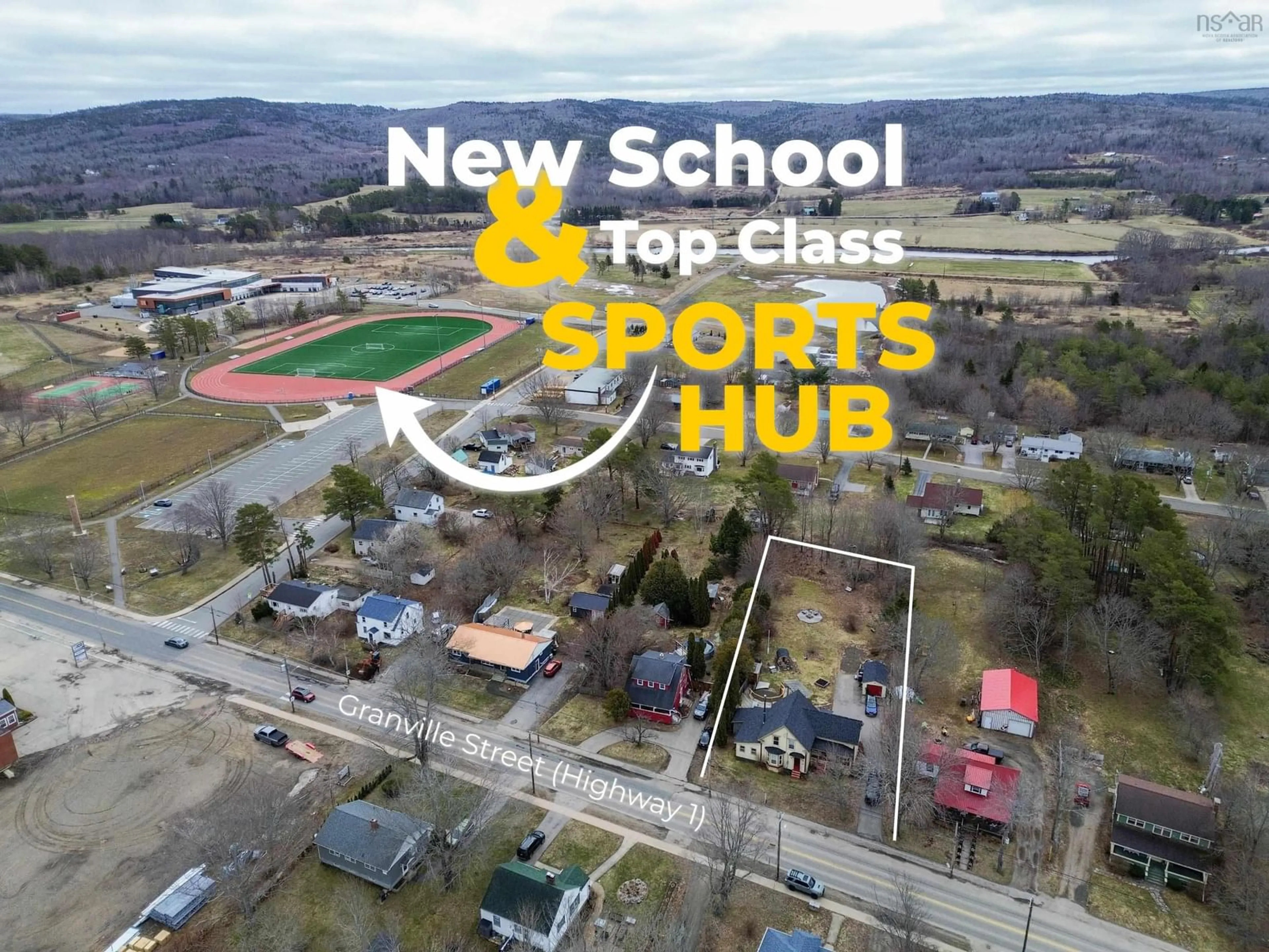 A pic from outside/outdoor area/front of a property/back of a property/a pic from drone, street for 414 Granville St, Bridgetown Nova Scotia B0S 1C0