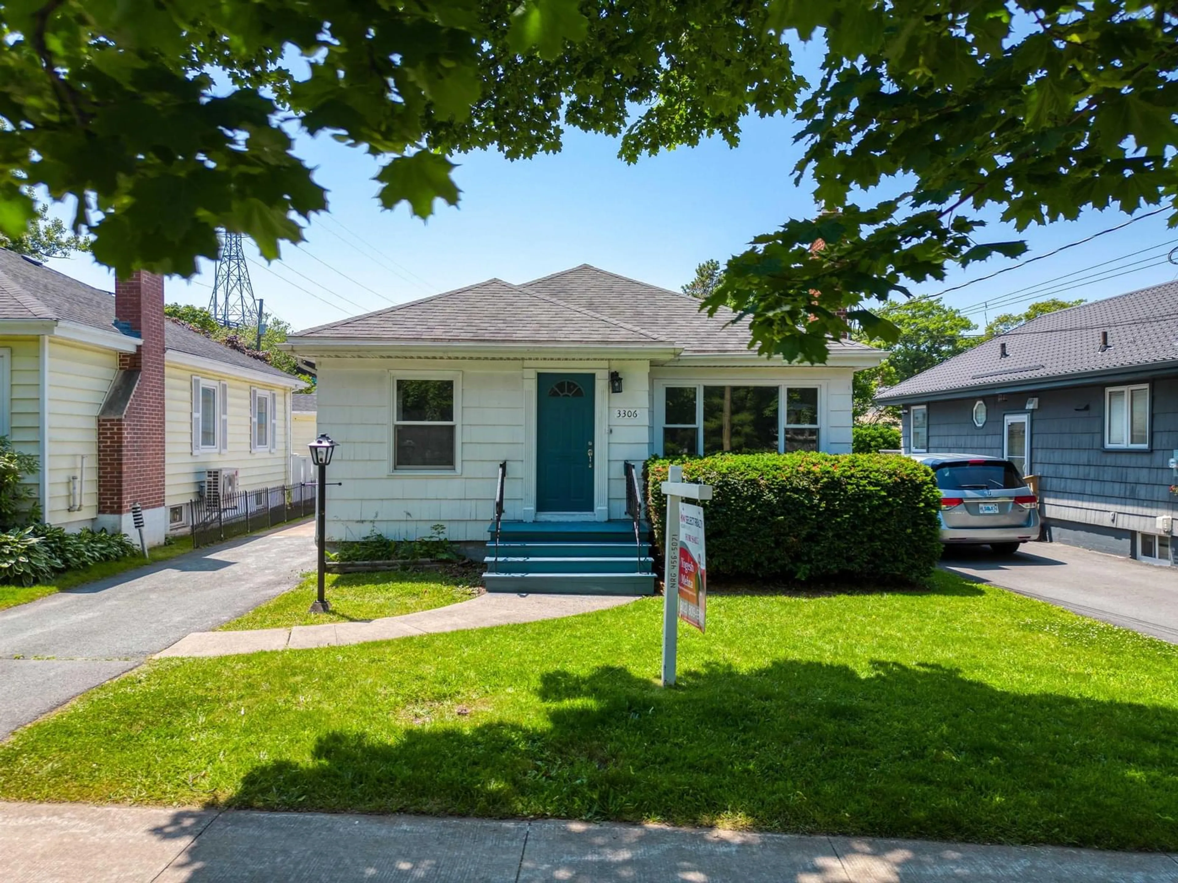 Home with vinyl exterior material, street for 3306 Ashburn Ave, Halifax Nova Scotia B3L 4C2