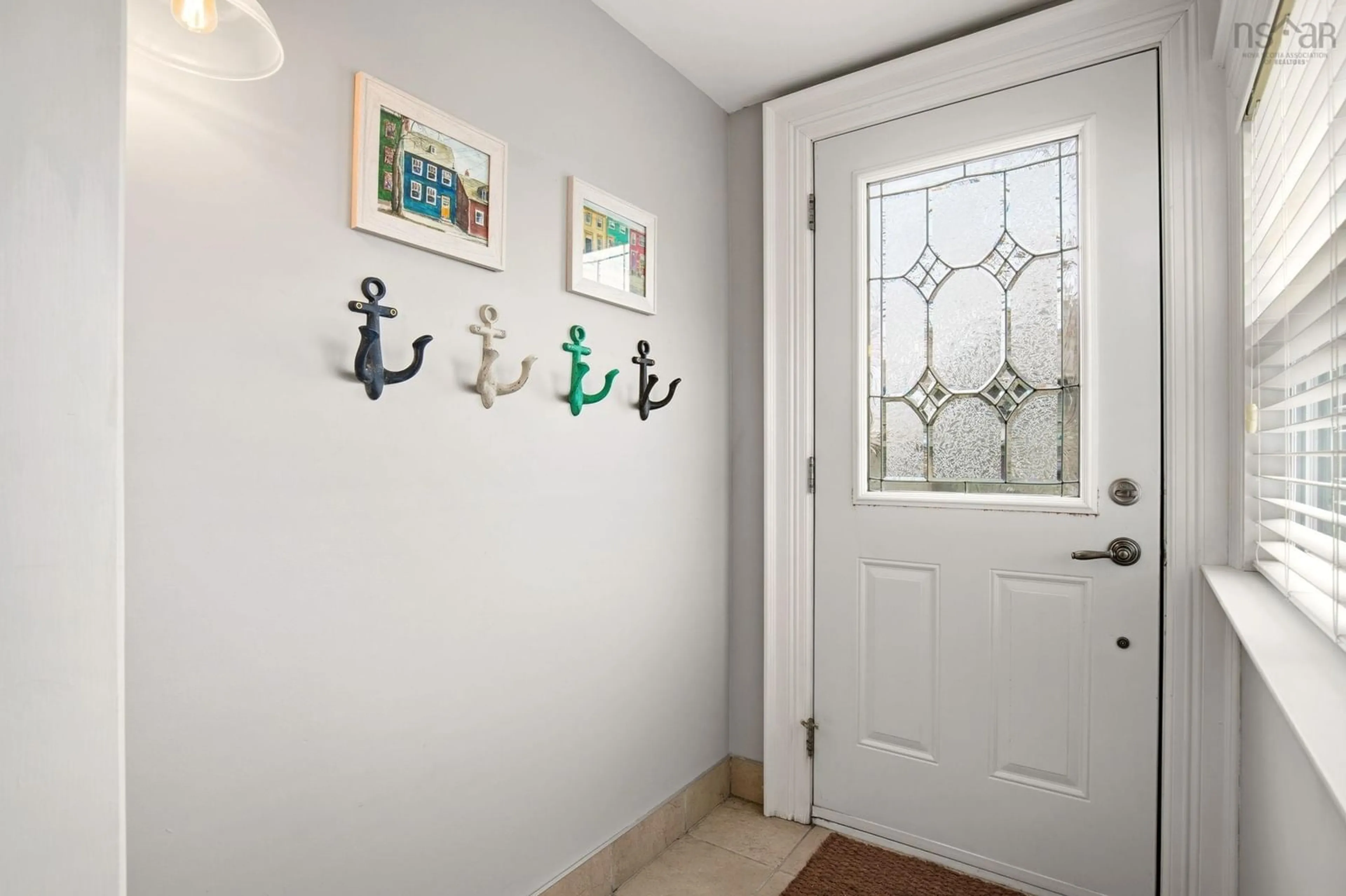 Indoor entryway for 5895 Cabot St, Halifax Nova Scotia B3K 2K2