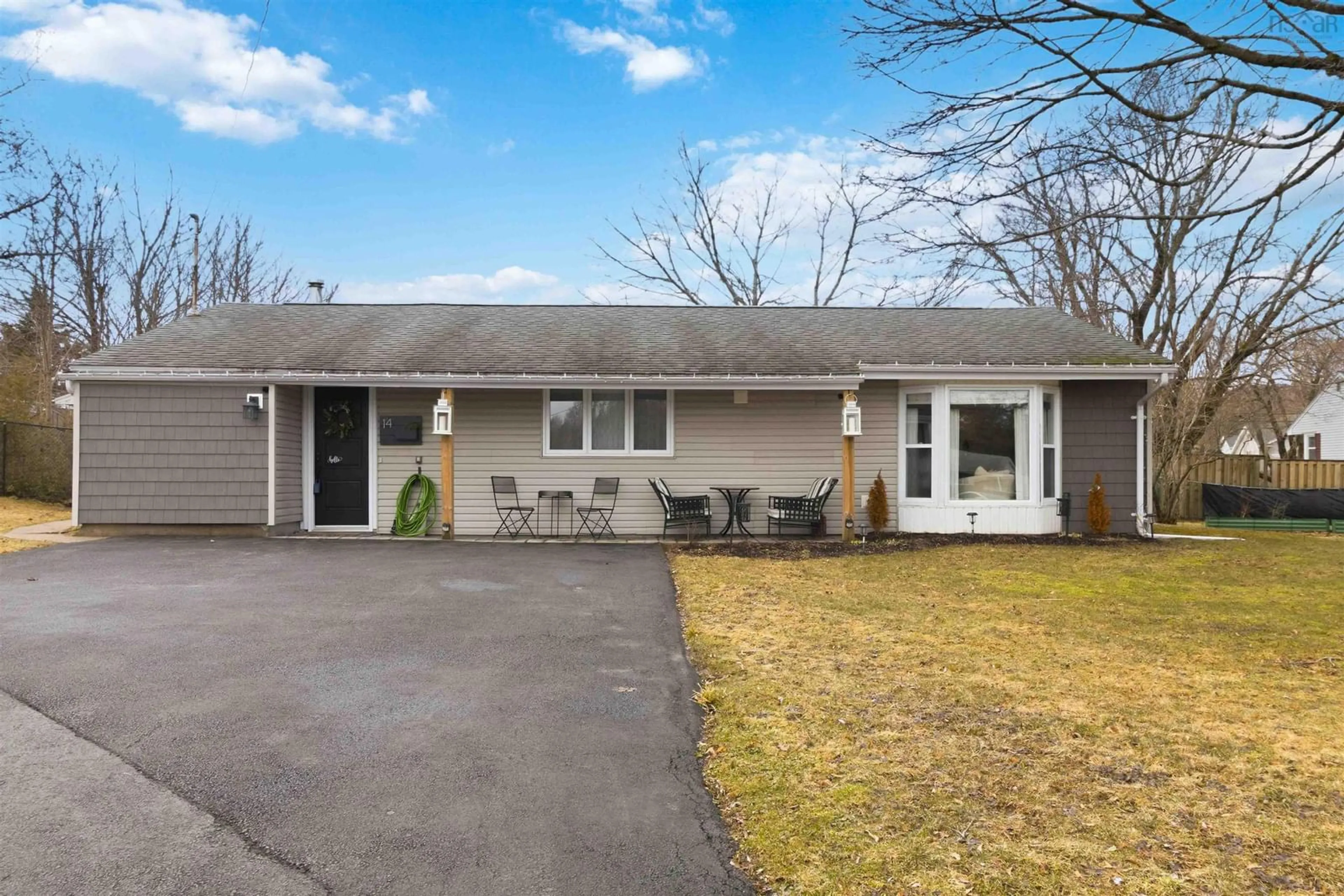 Home with vinyl exterior material, street for 14 Magog Crt, Dartmouth Nova Scotia B2W 0B7