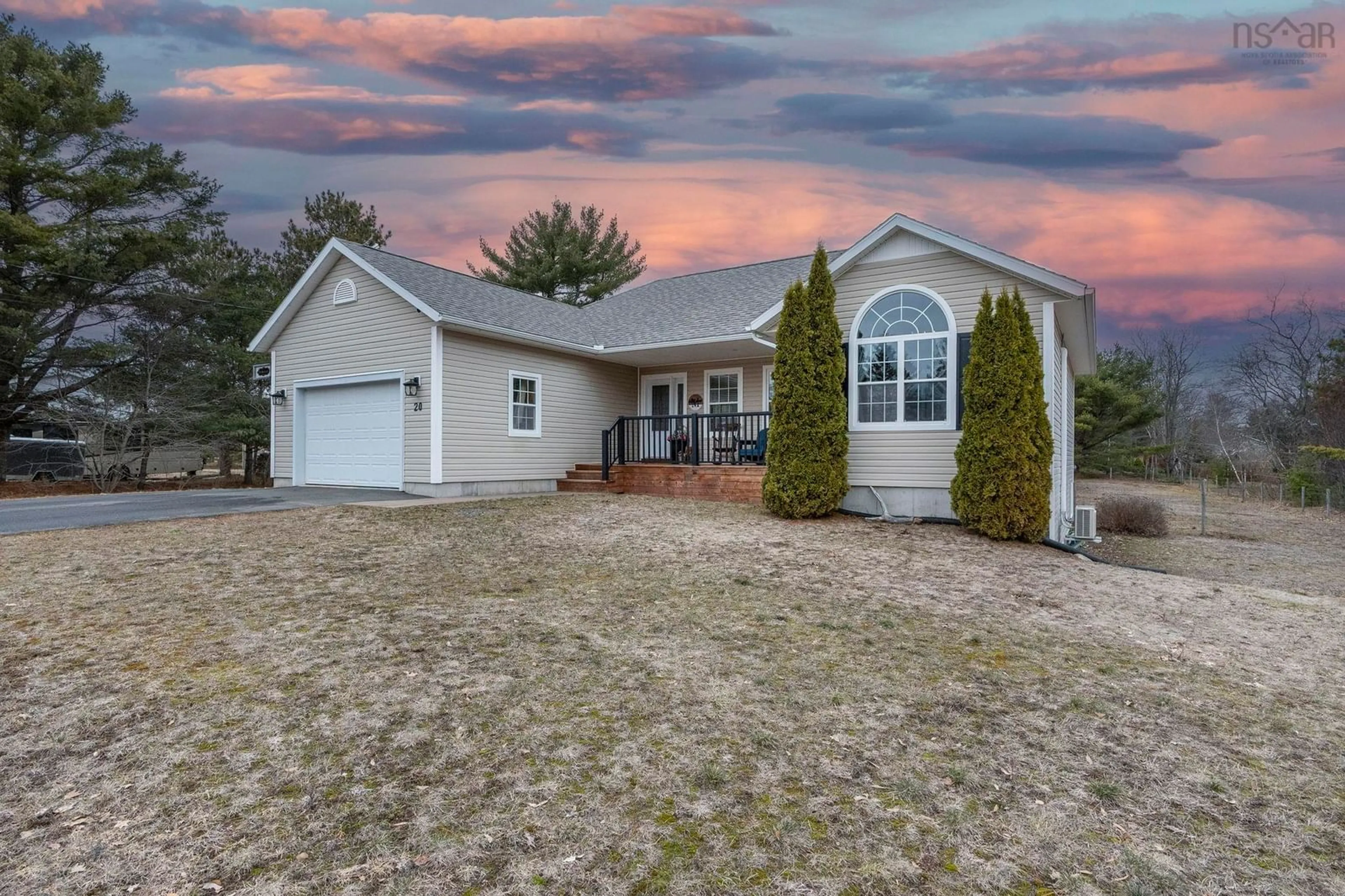 Home with vinyl exterior material, unknown for 20 Geiger Dr, Wilmot Nova Scotia B0P 1R0