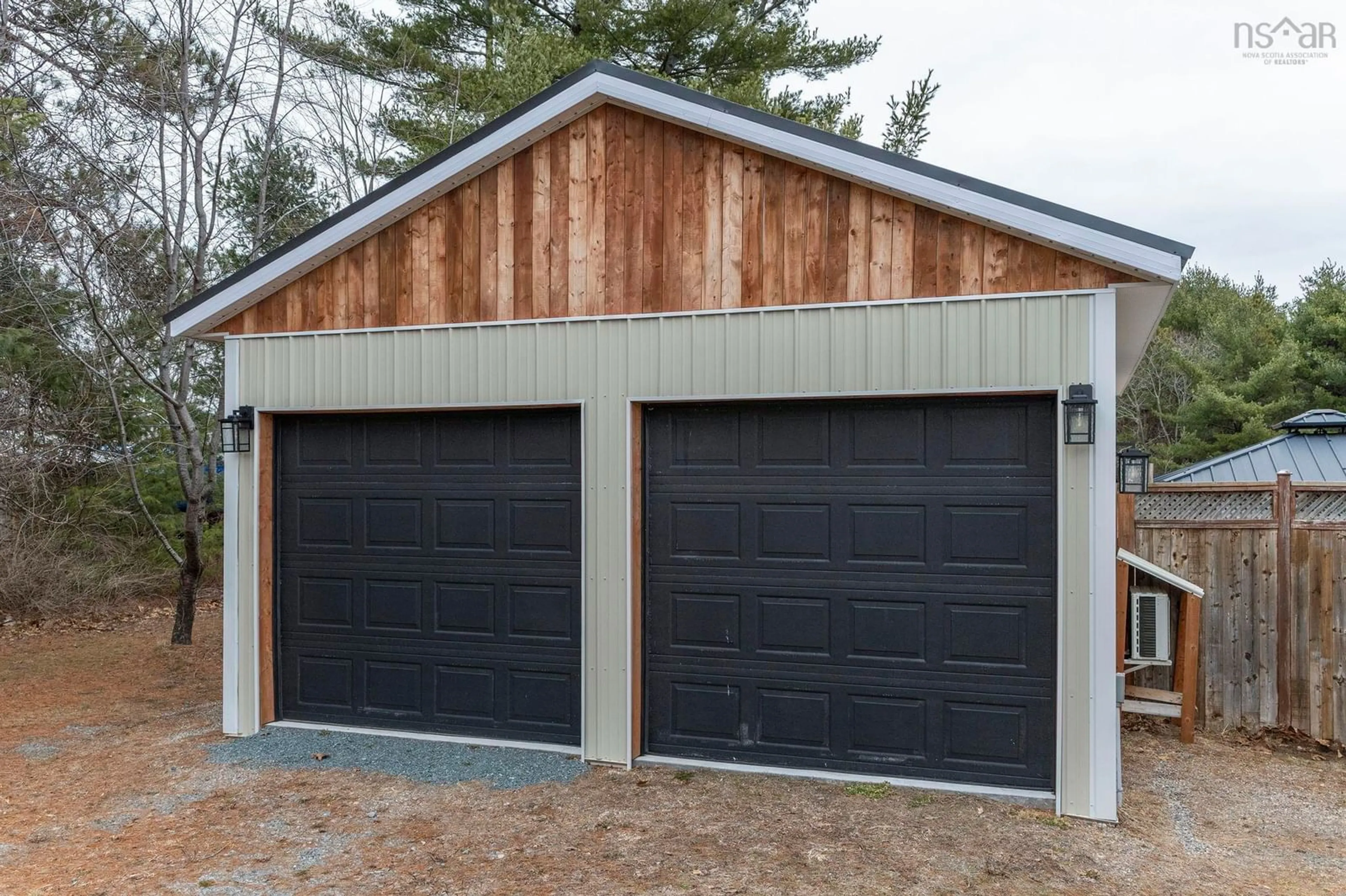 Indoor garage for 20 Geiger Dr, Wilmot Nova Scotia B0P 1R0