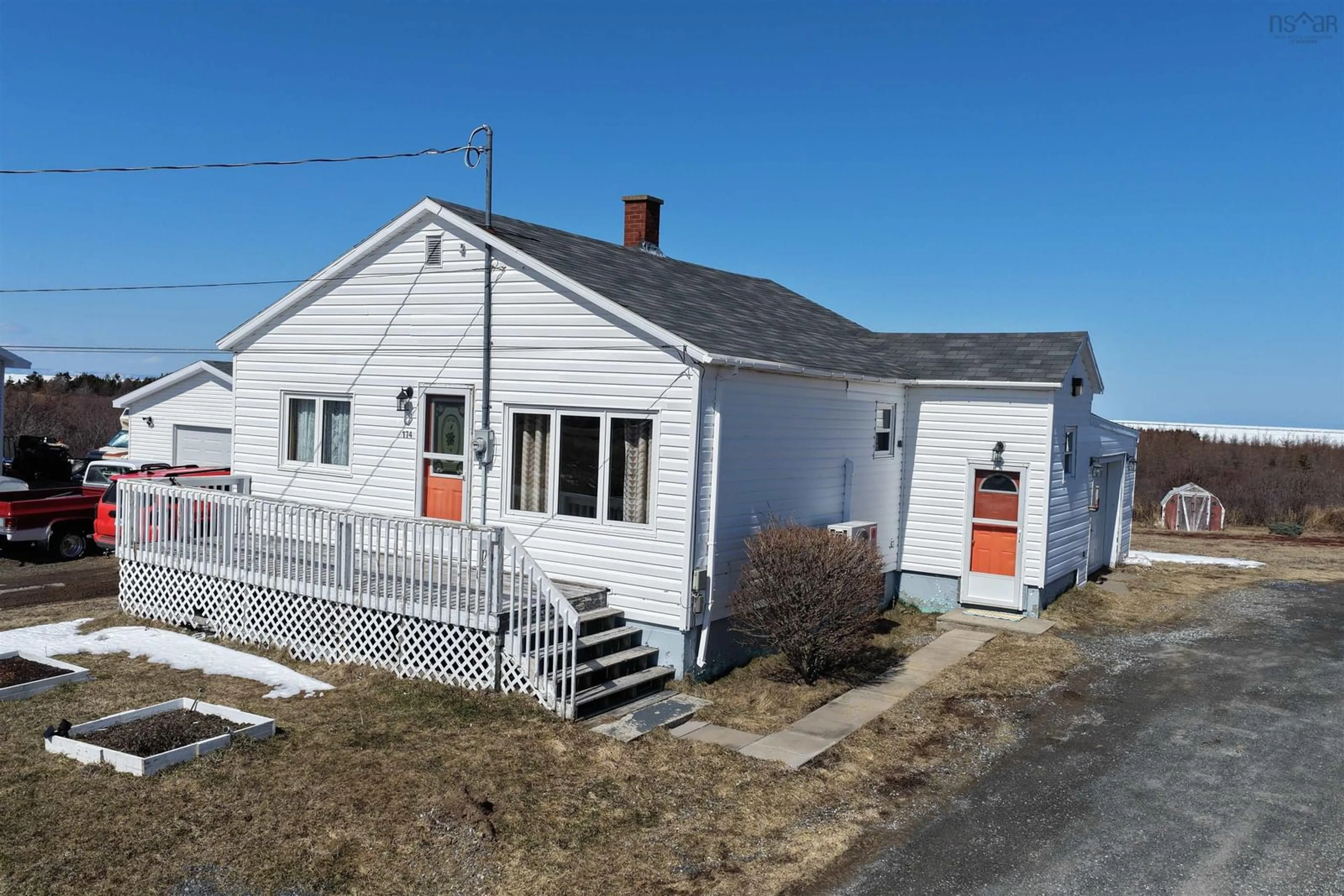 A pic from outside/outdoor area/front of a property/back of a property/a pic from drone, building for 174 Maclean St, Donkin Nova Scotia B1A 6R3