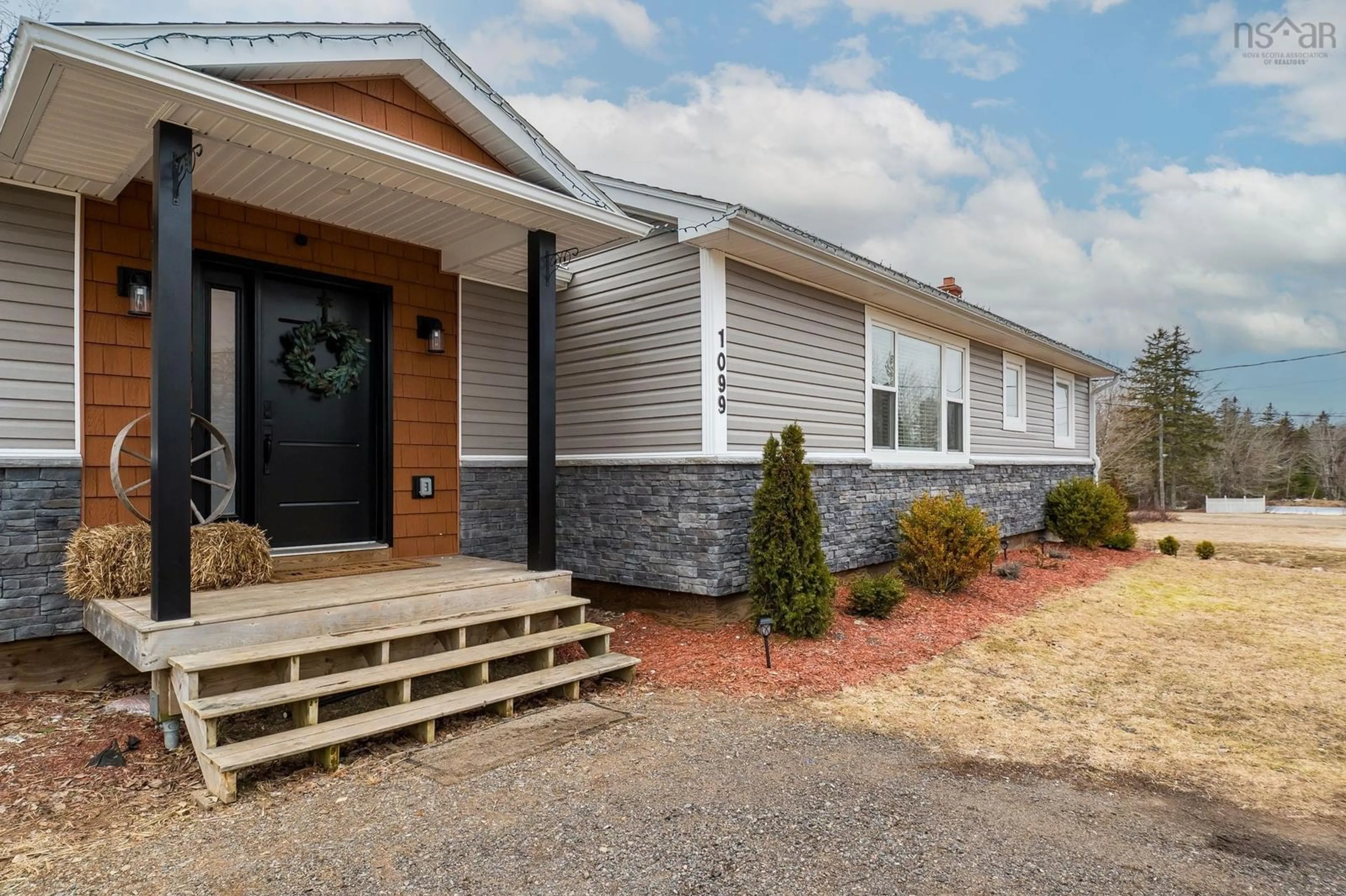 Home with vinyl exterior material, street for 1099 English Mountain Rd, South Alton Nova Scotia B4N 2V8