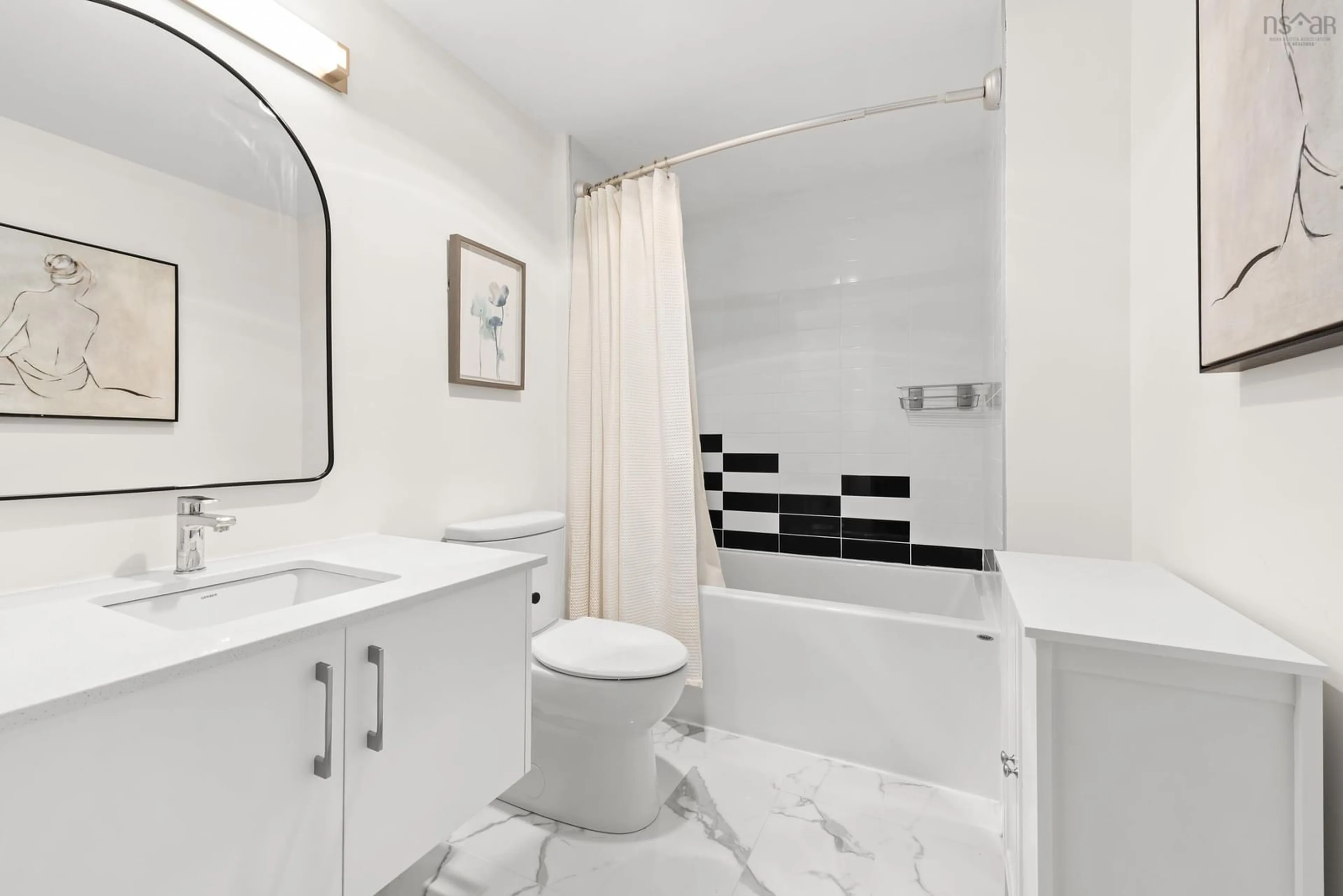 Standard bathroom, ceramic/tile floor for 5684 West St #208, Halifax Nova Scotia B3K 1H7