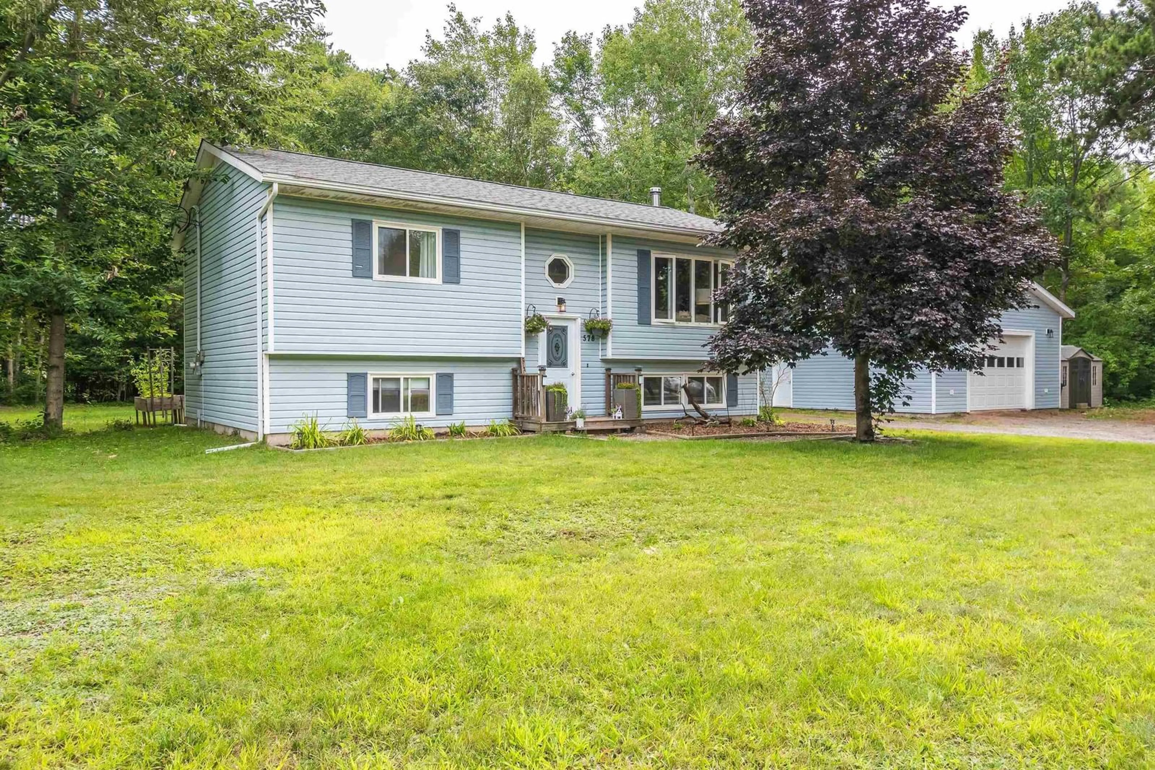 Home with vinyl exterior material, street for 578 Bluenose Ave, Meadowvale Nova Scotia B0P 1R0