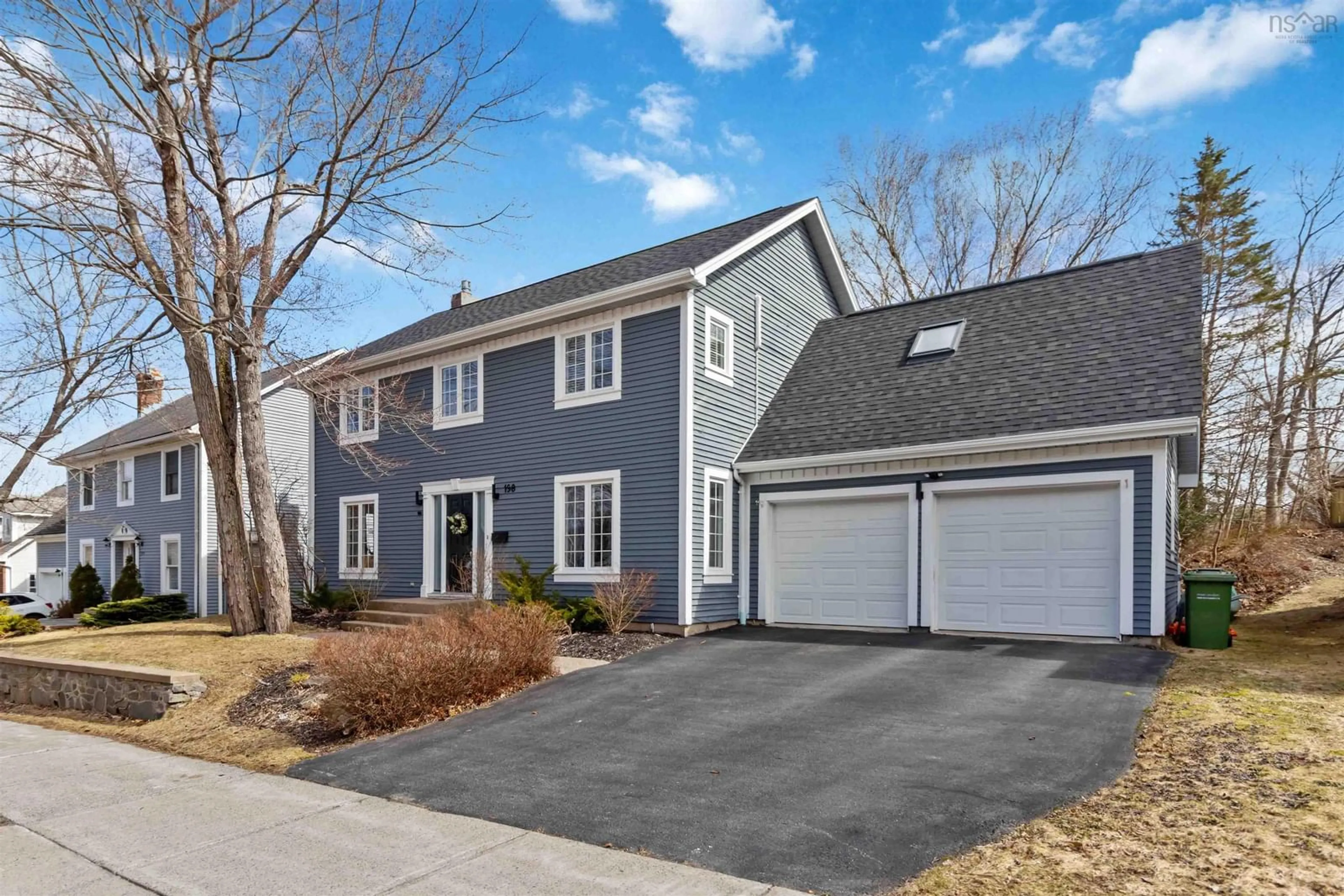 Home with vinyl exterior material, street for 198 Cresthaven Dr, Halifax Nova Scotia B3M 4B4