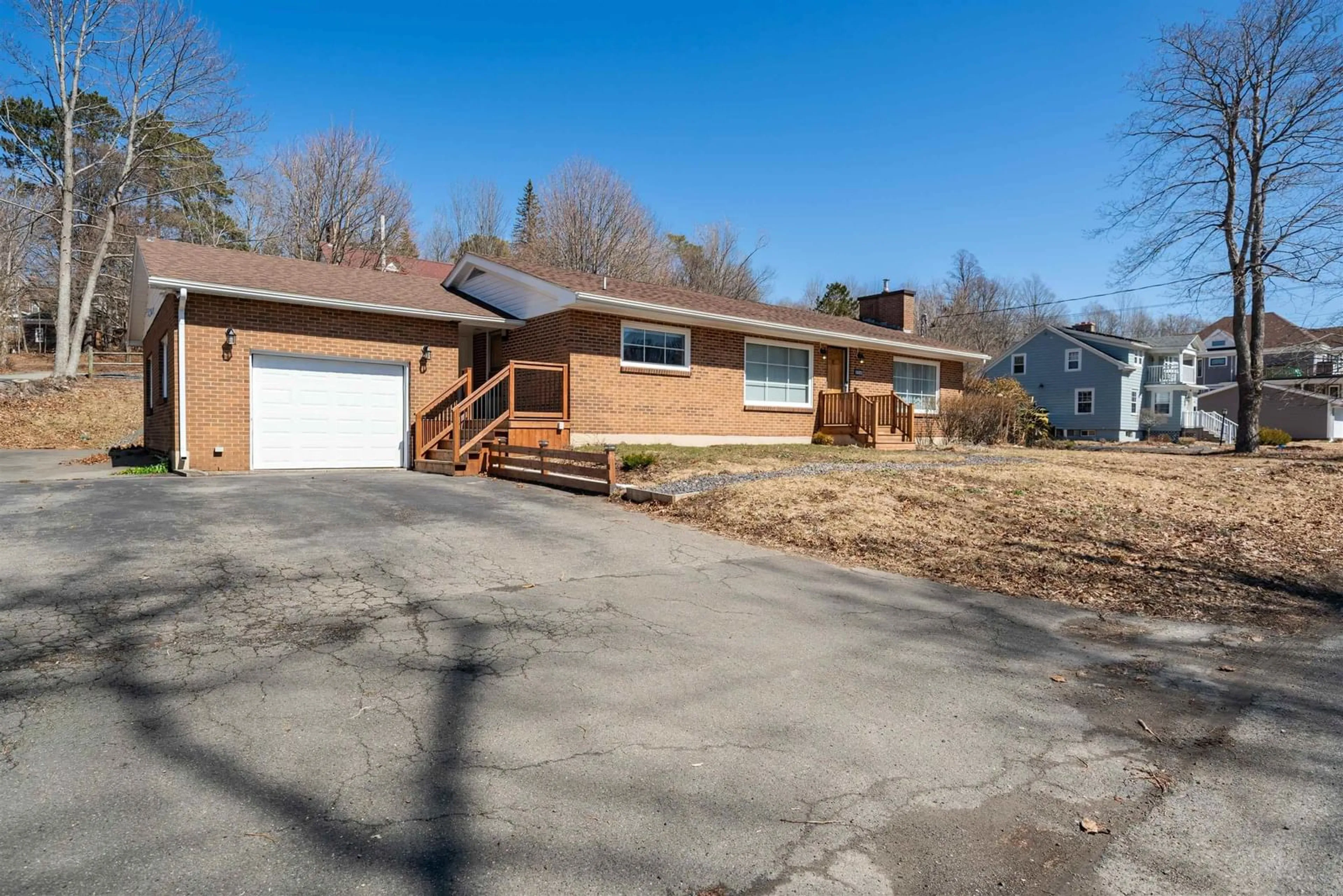 A pic from outside/outdoor area/front of a property/back of a property/a pic from drone, street for 254 George St, New Glasgow Nova Scotia B2H 2L5