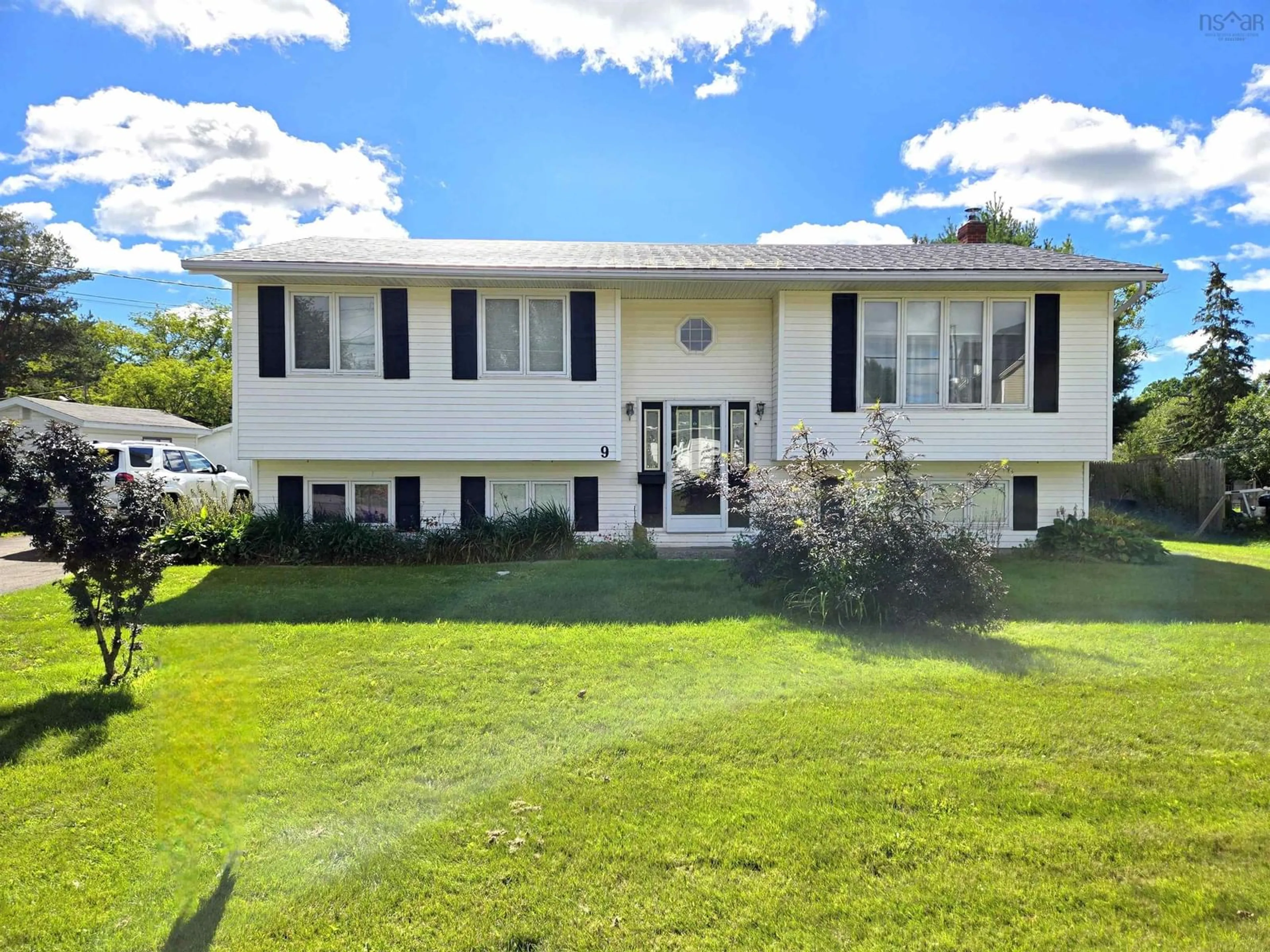 Home with vinyl exterior material, unknown for 9 Patterson St, Amherst Nova Scotia B4H 1G6