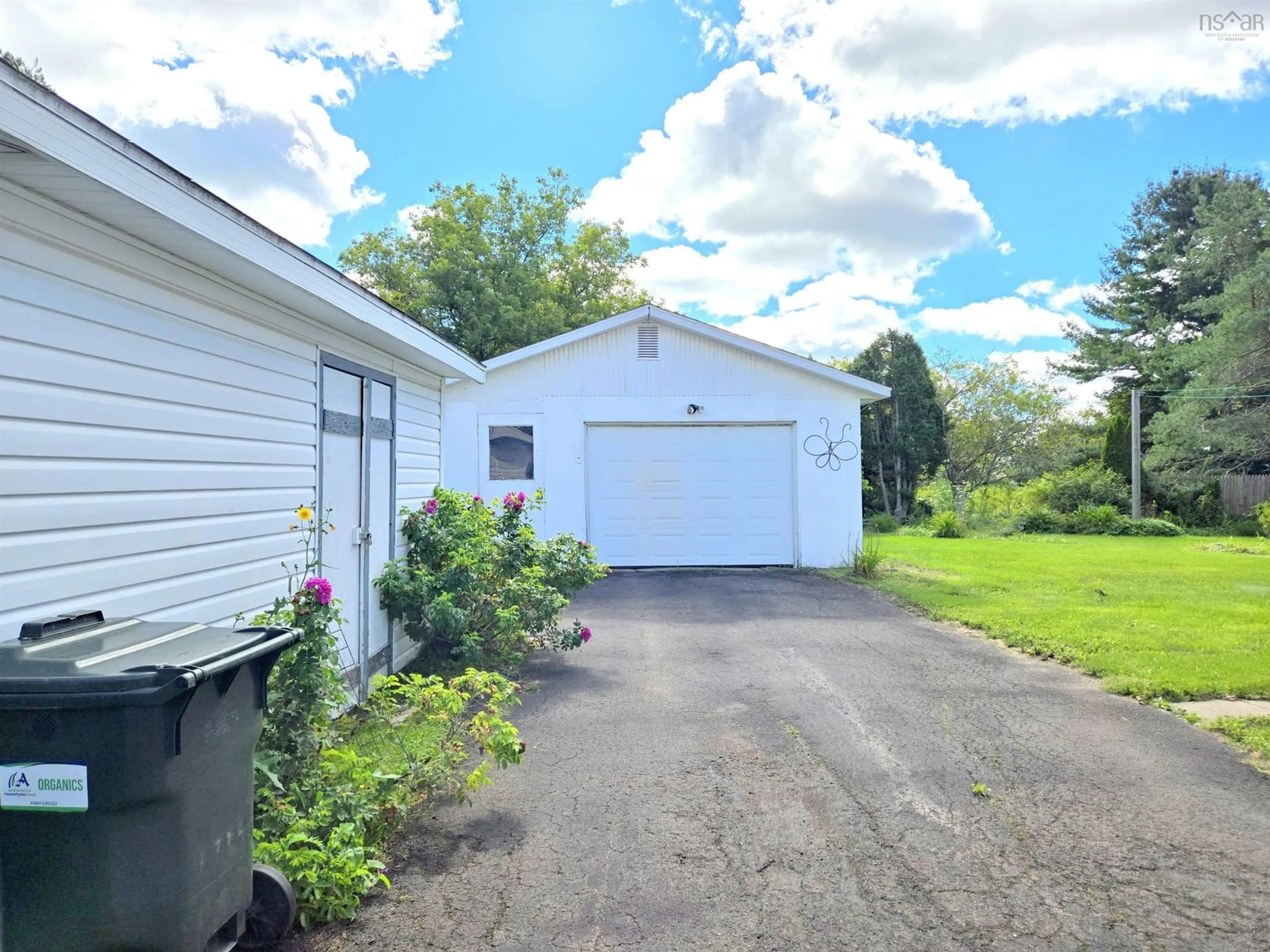 Unknown for 9 Patterson St, Amherst Nova Scotia B4H 1G6