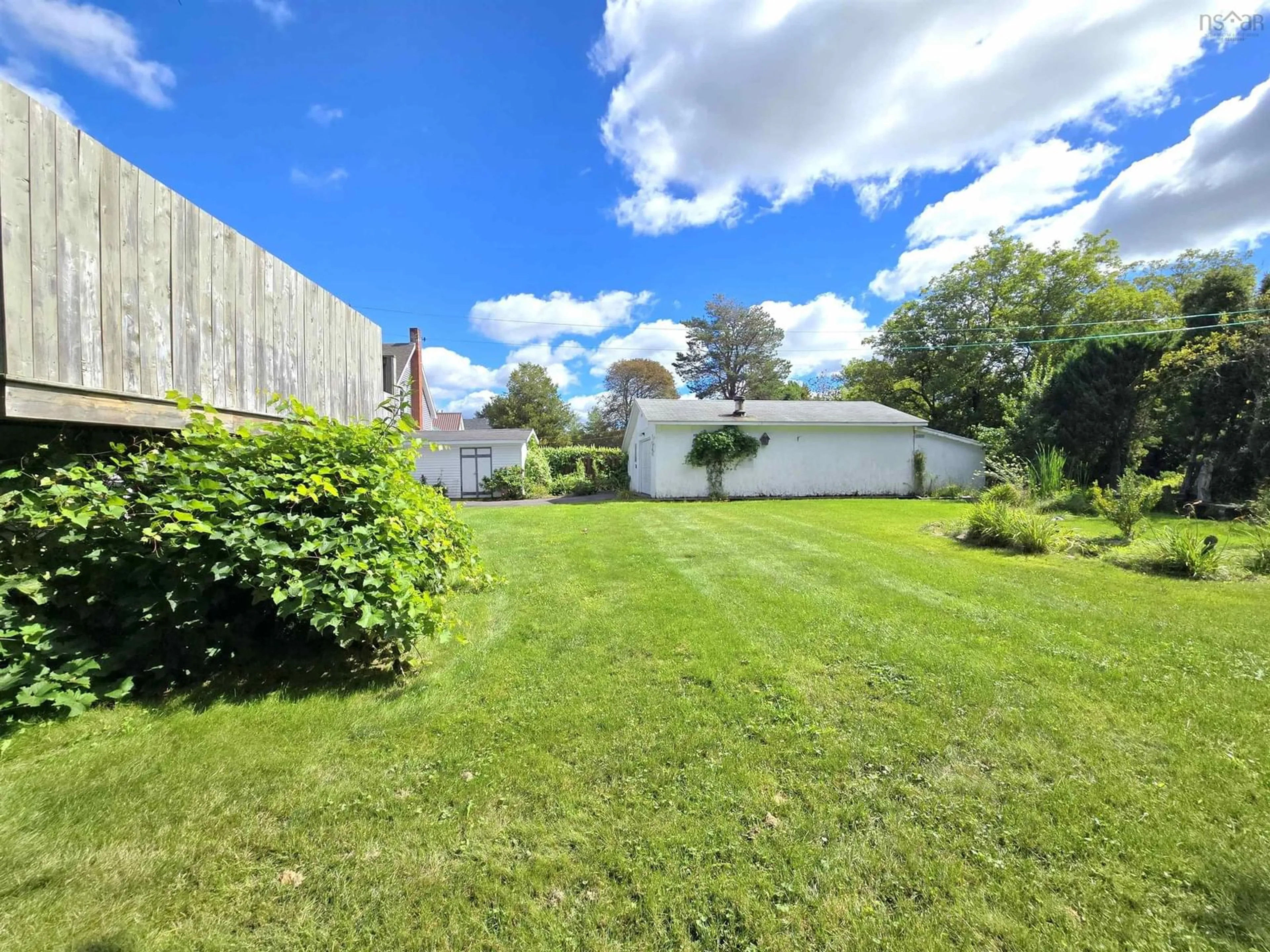A pic from outside/outdoor area/front of a property/back of a property/a pic from drone, unknown for 9 Patterson St, Amherst Nova Scotia B4H 1G6