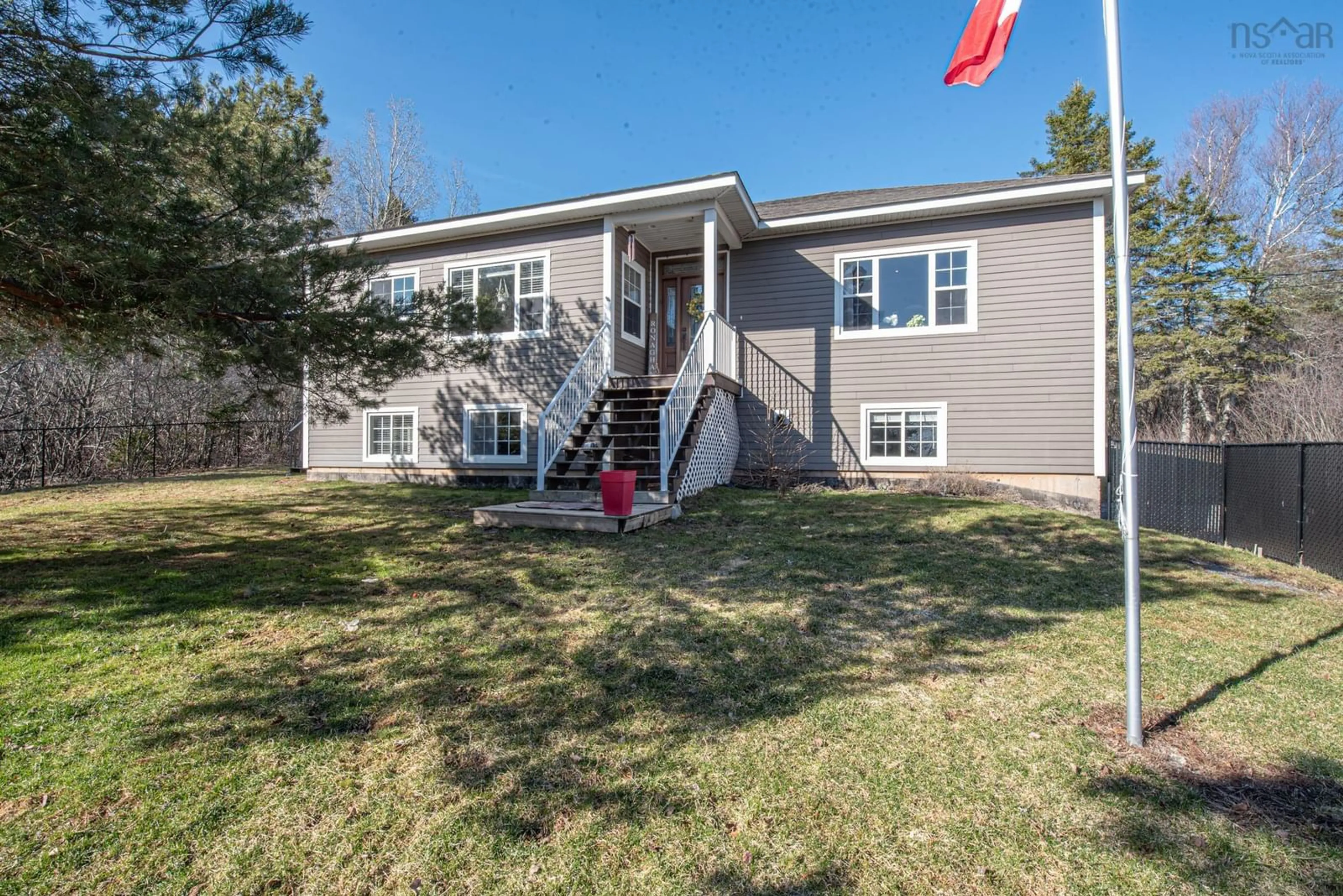 Home with vinyl exterior material, unknown for 925 Lorne St, Linacy Nova Scotia B2H 4L4