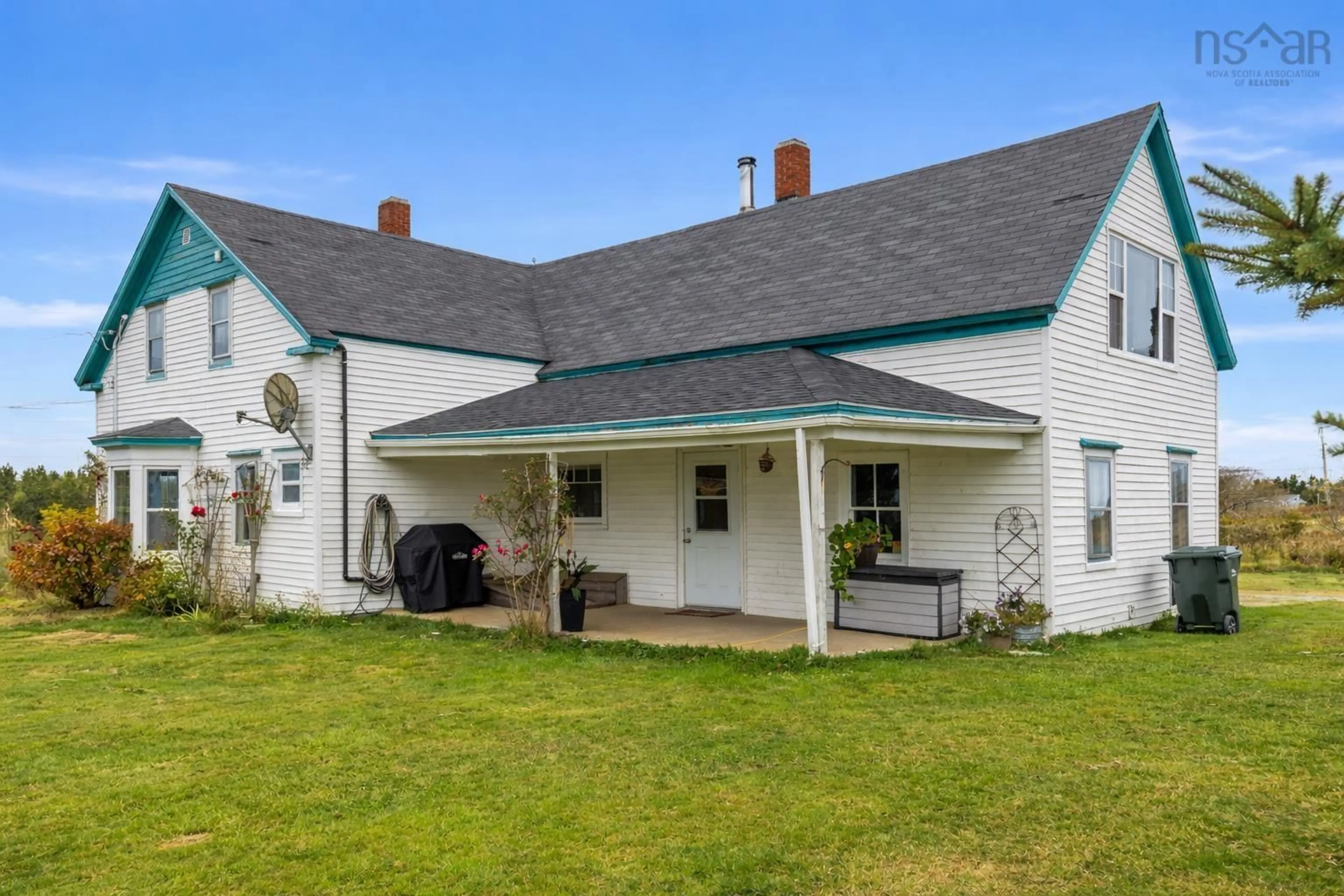 A pic from outside/outdoor area/front of a property/back of a property/a pic from drone, building for 129 Chebogue Point Rd, Rockville Nova Scotia B5A 5E8