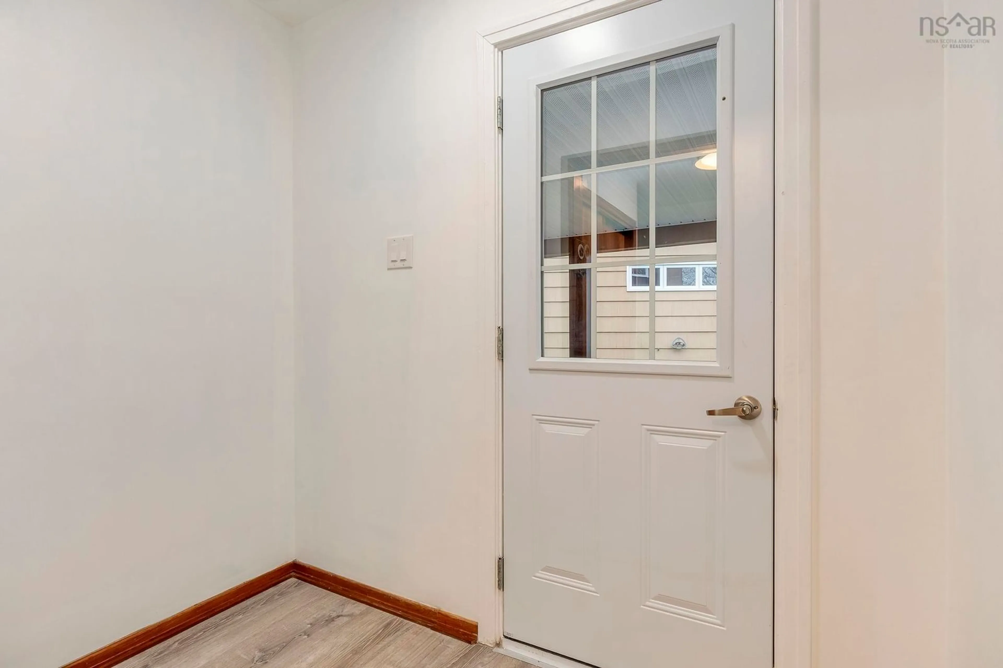 Indoor entryway for 7 Palisade Pl, Clayton Park Nova Scotia B3M 2Y7