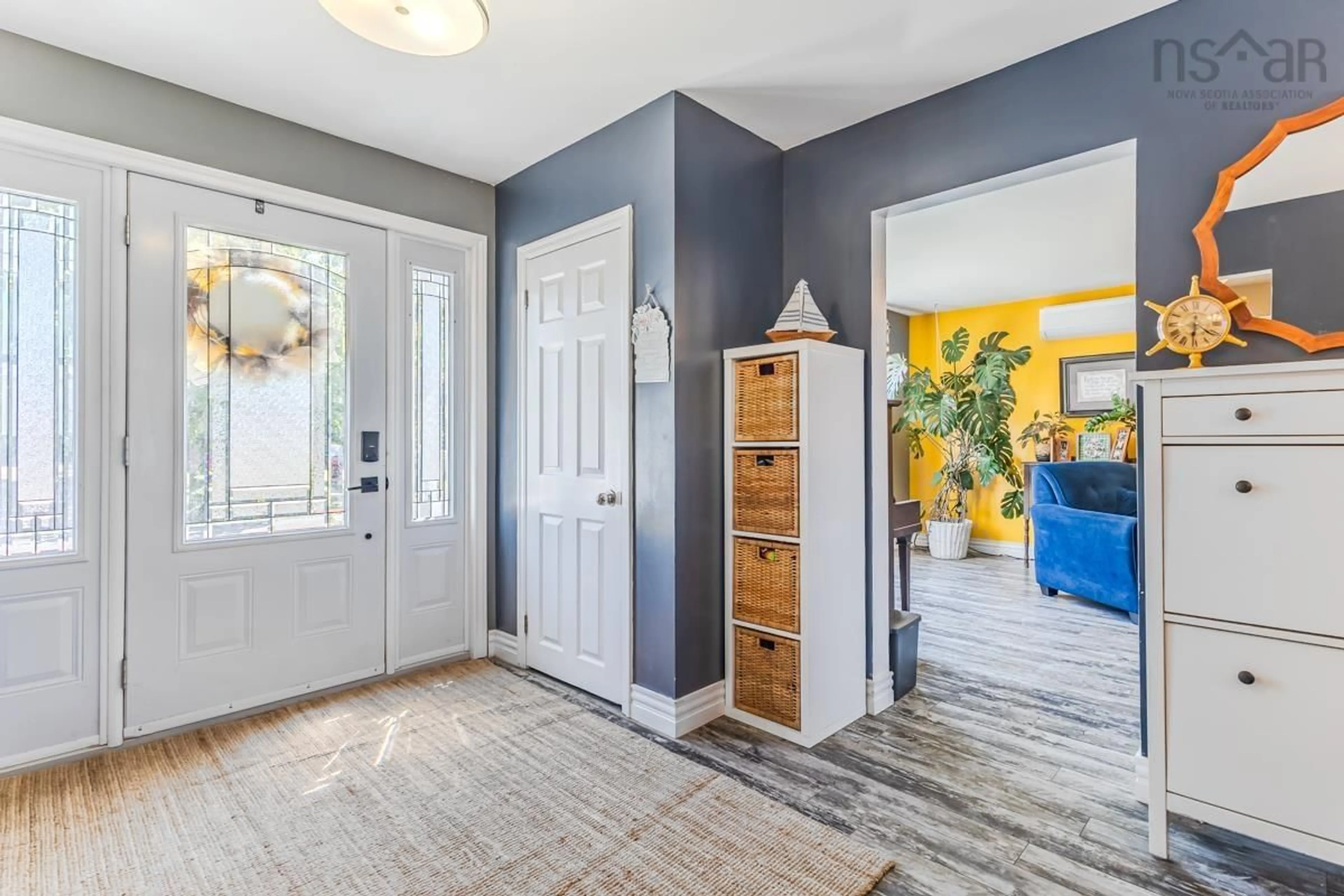 Indoor entryway for 33 Victoria St, Pugwash Nova Scotia B0K 1L0