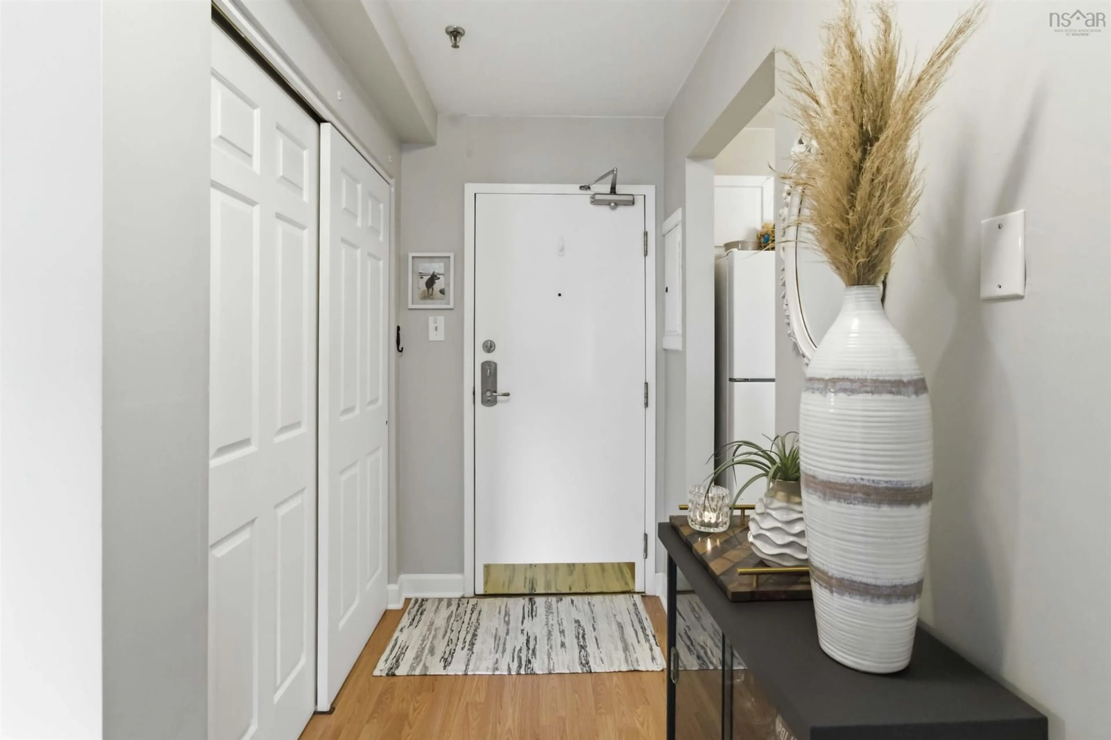 Indoor entryway for 77 Farnham Gate Rd #12, Halifax Nova Scotia B3M 4A5