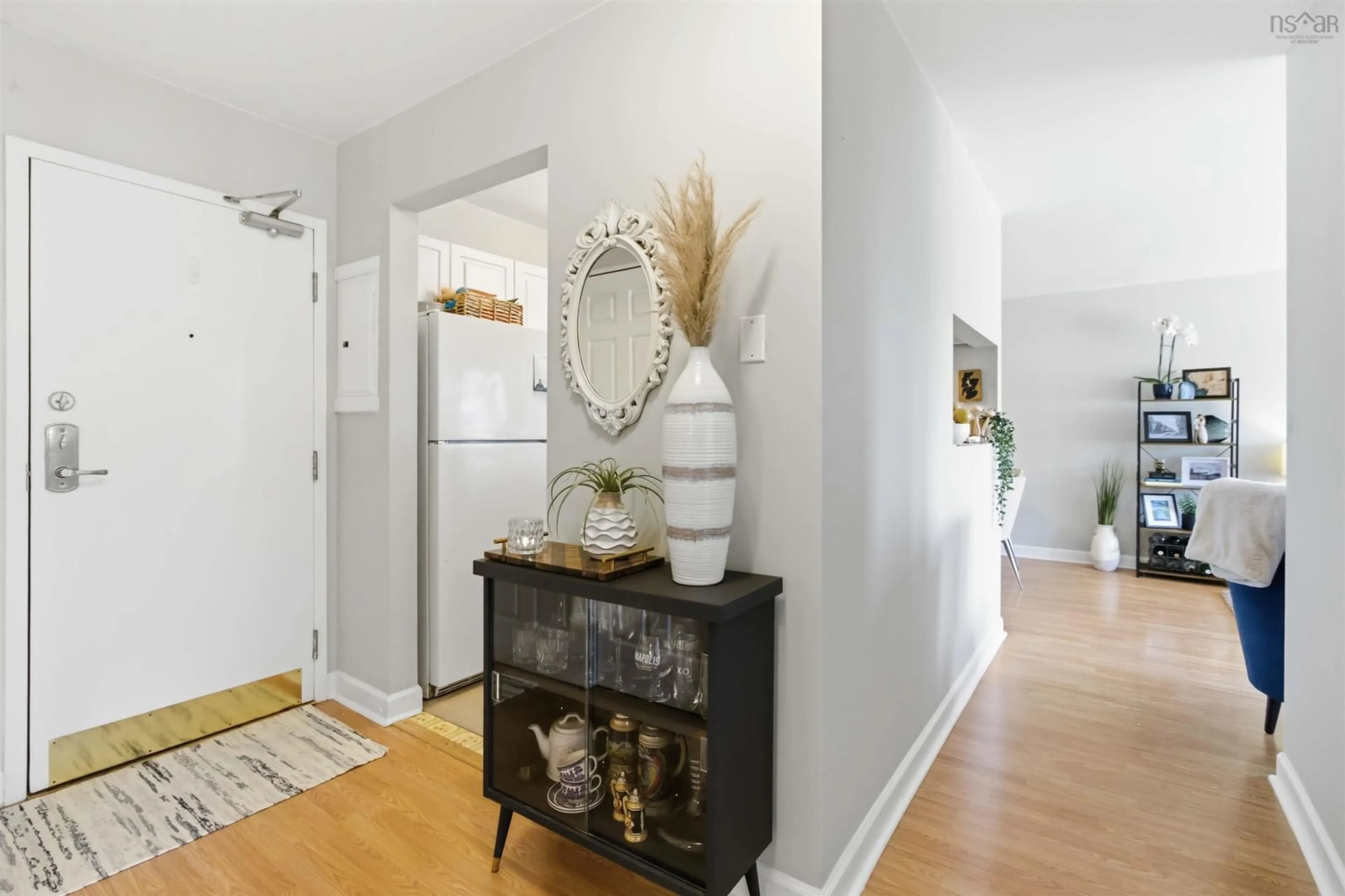 Indoor entryway for 77 Farnham Gate Rd #12, Halifax Nova Scotia B3M 4A5