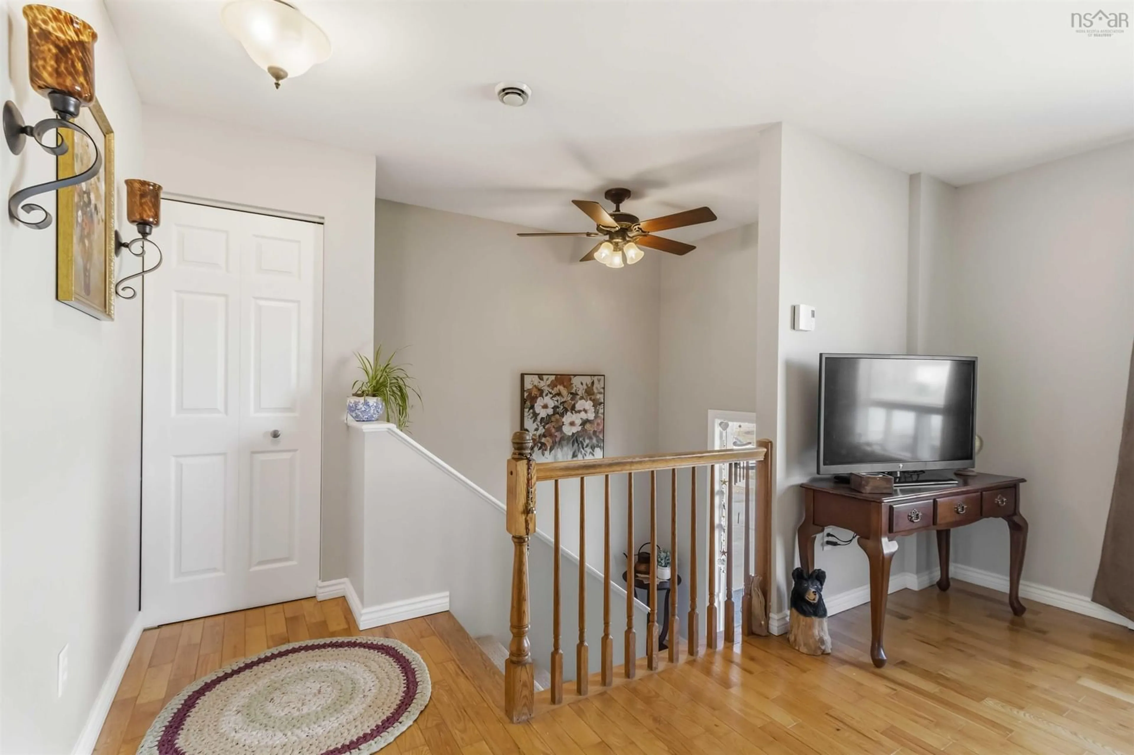 Indoor entryway for 28 Merrimac Dr, Cole Harbour Nova Scotia B2W 4P8
