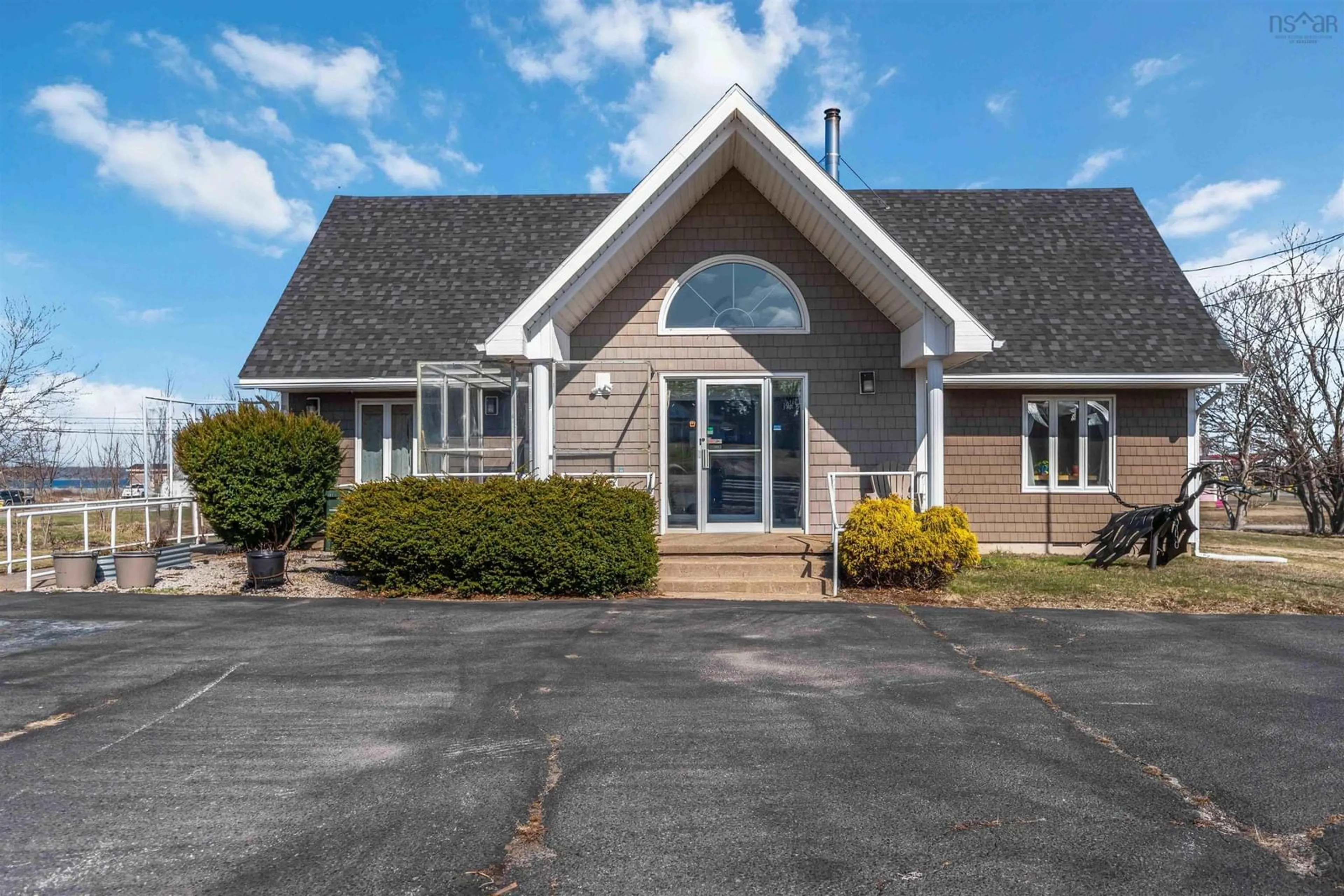 Indoor foyer for 3213 Highway 1, Belliveaus Cove Nova Scotia B0W 3T0