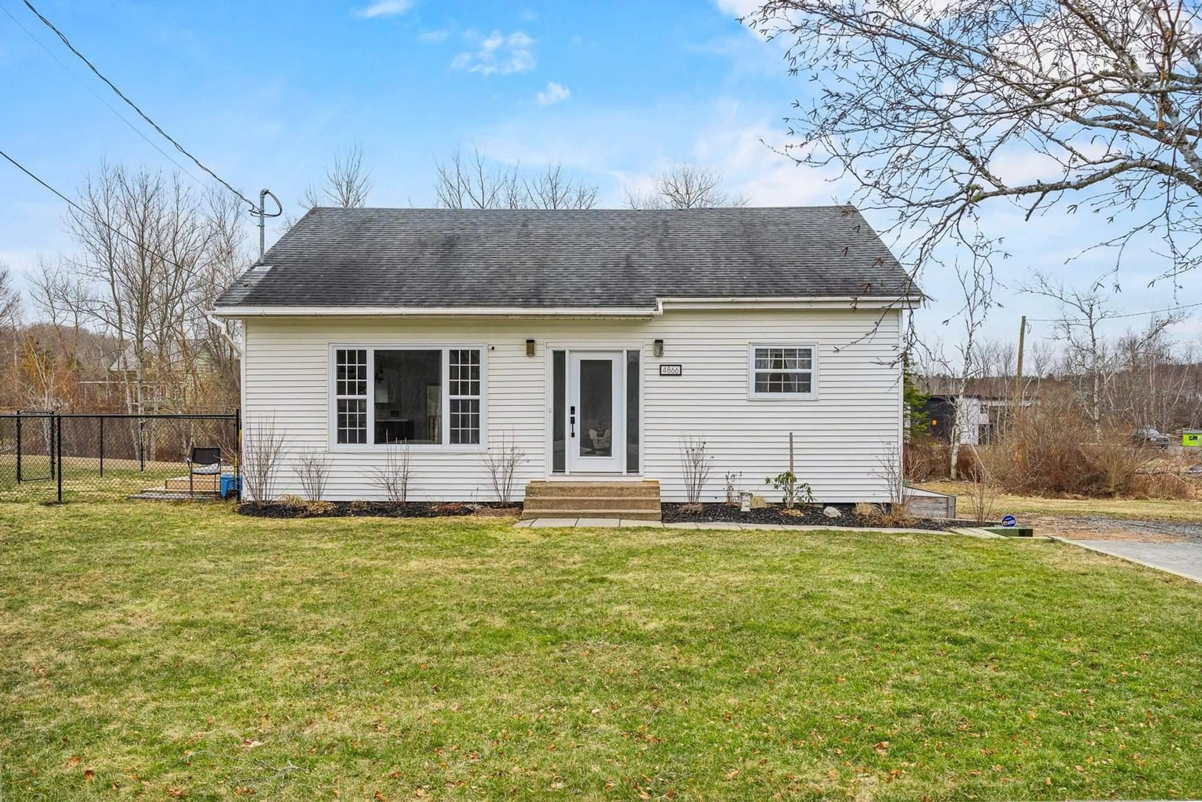 Unknown for 4866 Highway 1, Three Mile Plains Nova Scotia B0N 2T0