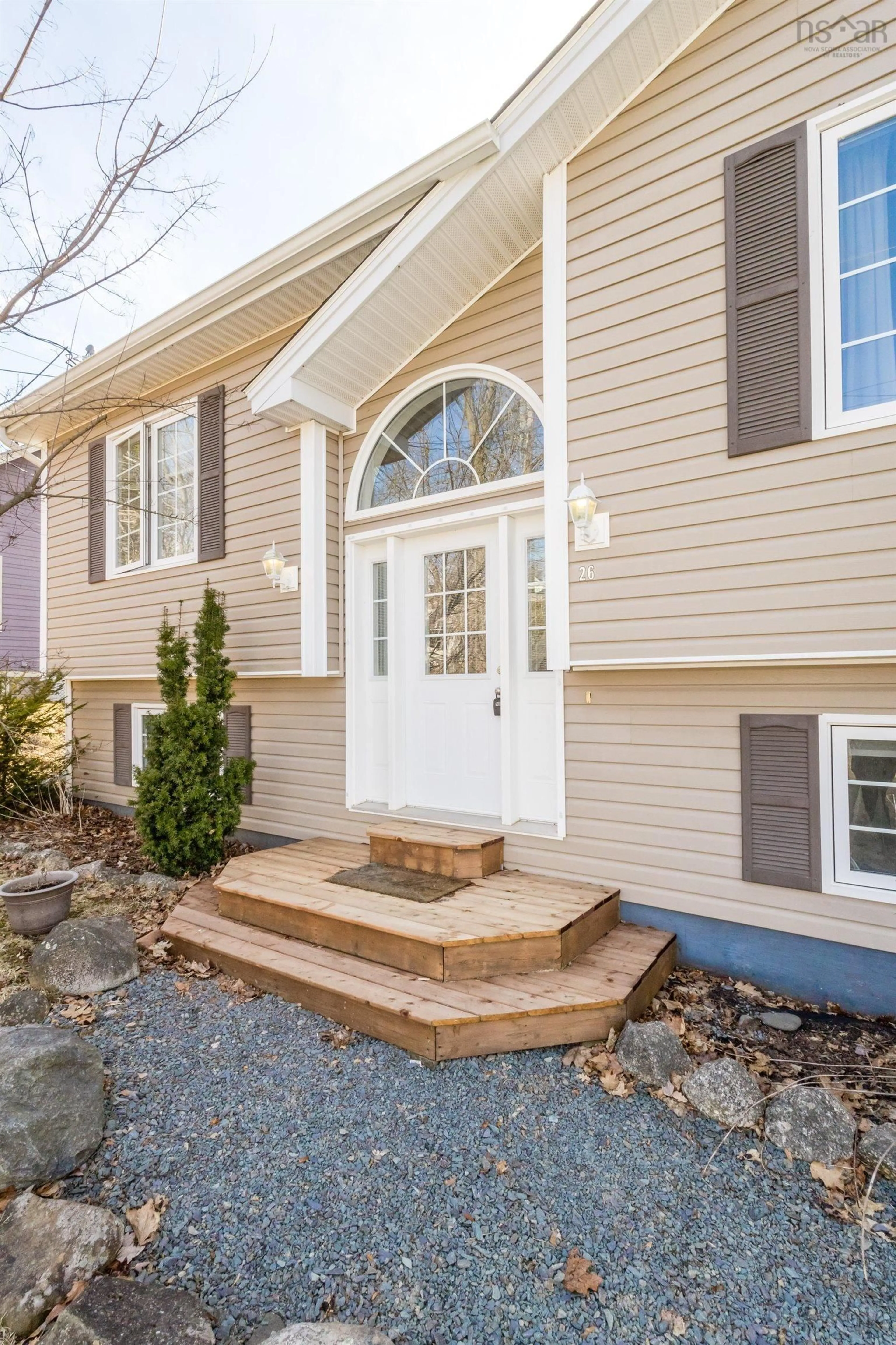 Home with vinyl exterior material, street for 26 Kent Ave, Wolfville Nova Scotia B4P 1V1