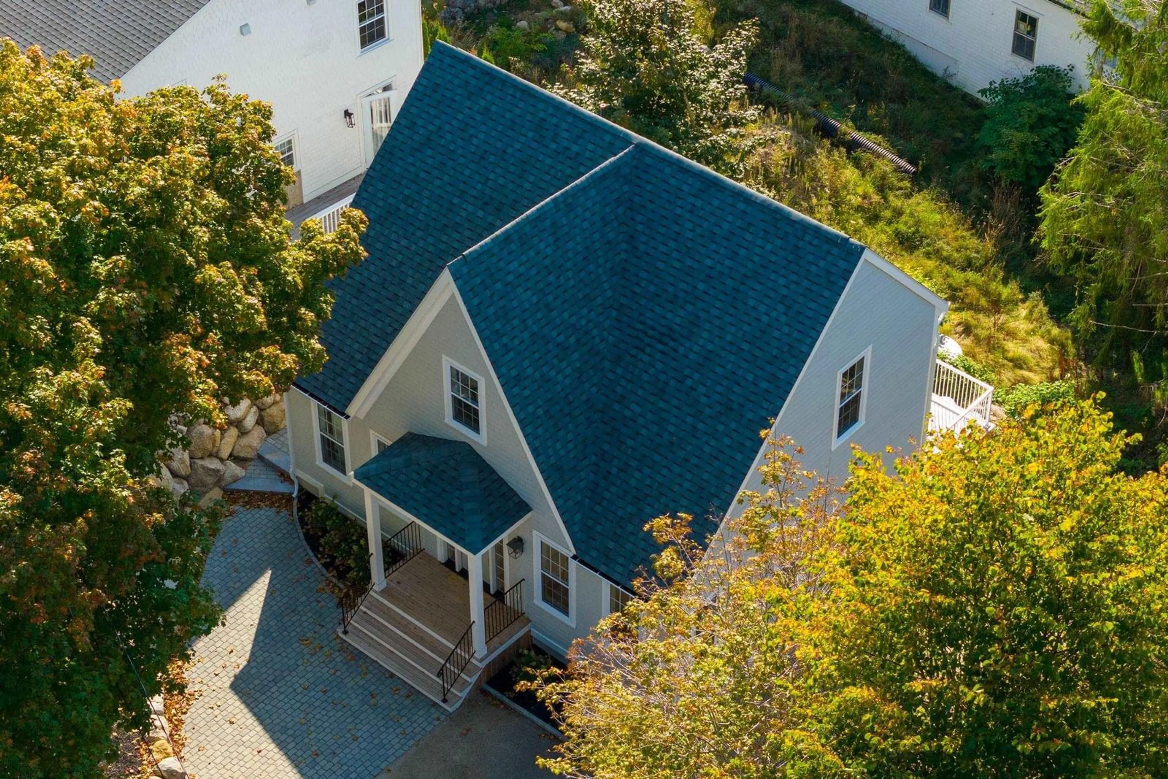 A pic from outside/outdoor area/front of a property/back of a property/a pic from drone, unknown for 59 Union St, Chester Nova Scotia B0J 1J0