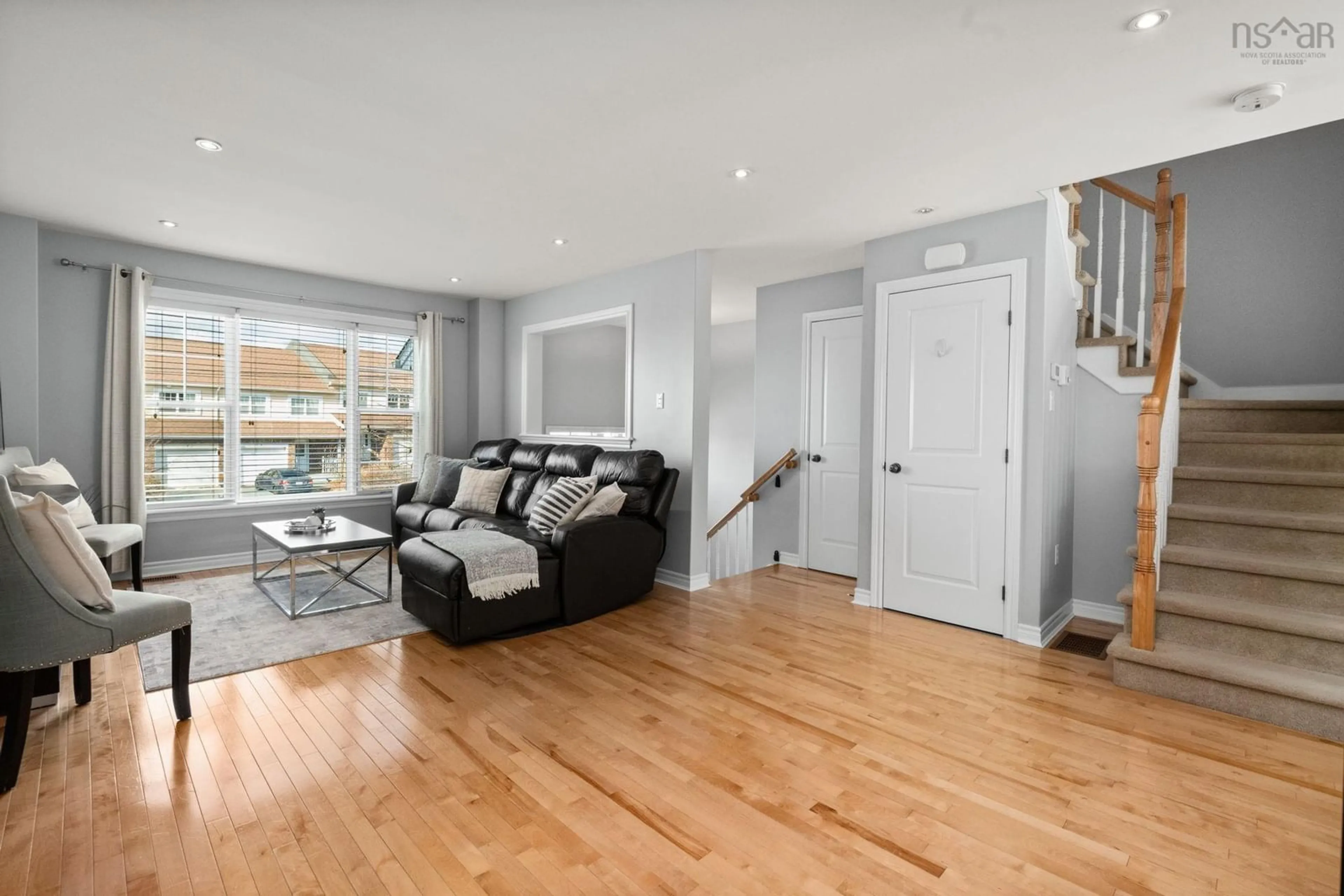 Living room with furniture, wood/laminate floor for 3 Collingwood Crt, Dartmouth Nova Scotia B2W 0G4