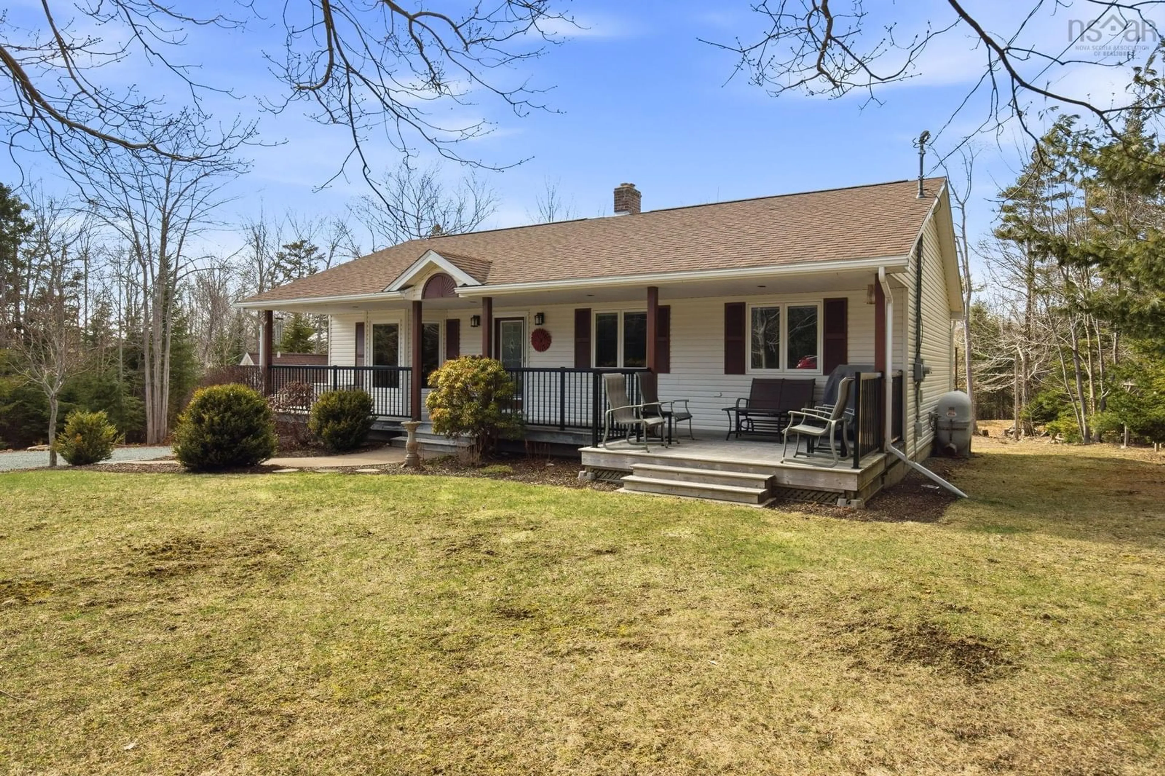 Home with vinyl exterior material, street for 6 Cumberland Way, Windsor Junction Nova Scotia B2T 1H4