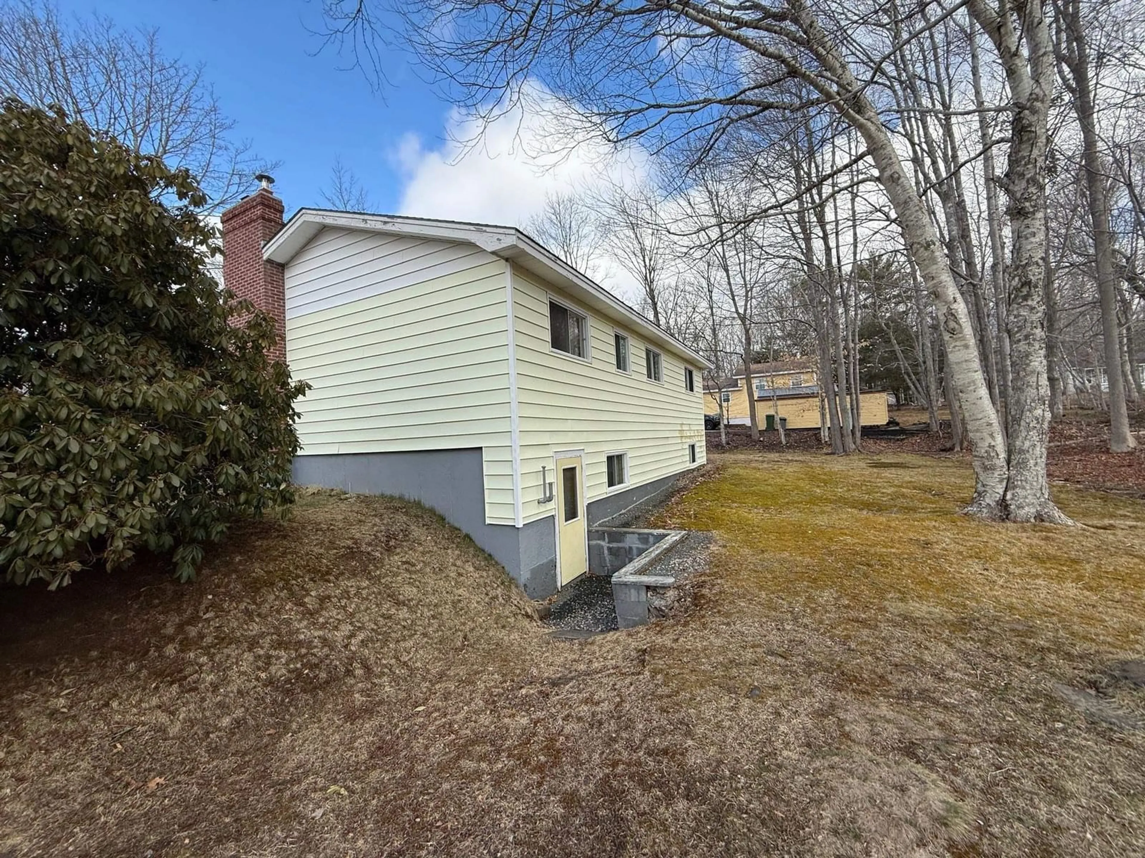 A pic from outside/outdoor area/front of a property/back of a property/a pic from drone, street for 7 Pinehurst Ave, Bridgewater Nova Scotia B4V 3G6