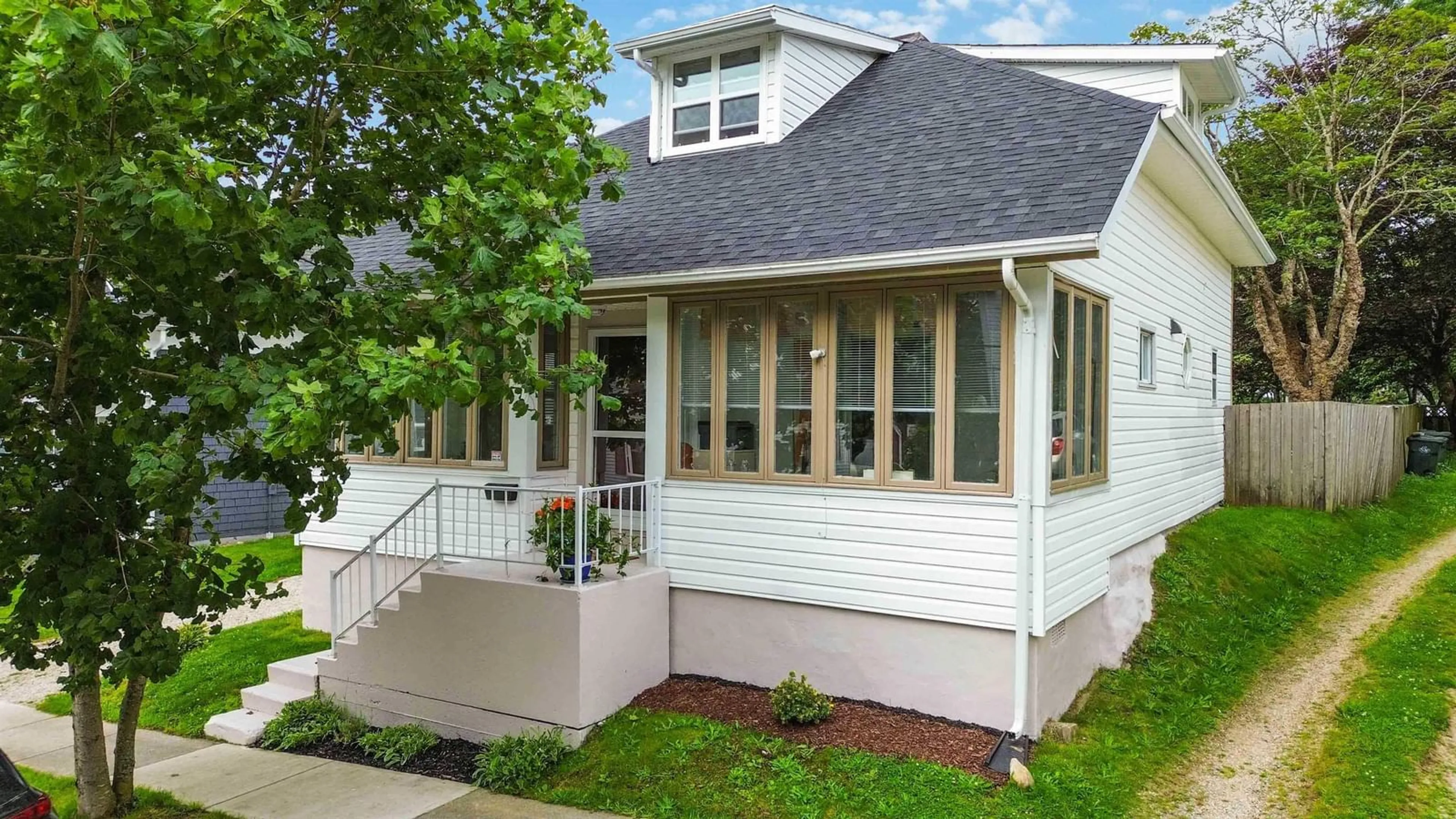 Home with vinyl exterior material, street for 14 Ryerson Crt, Yarmouth Nova Scotia B5A 1V6